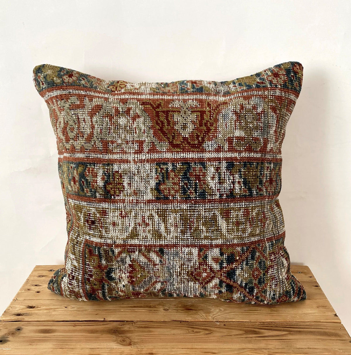 Hanniah - Persian Pillow Cover - kudenrugs