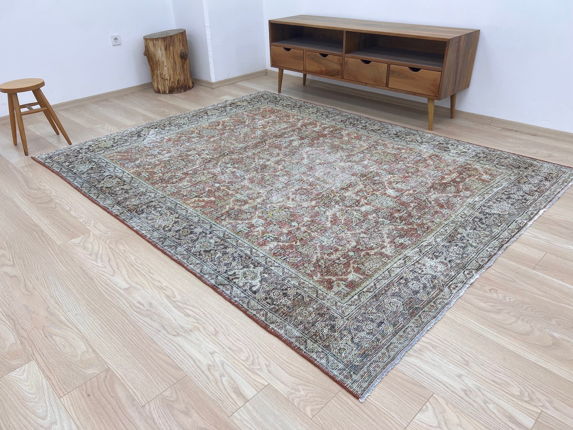 Nerys - Vintage Persian Rug - kudenrugs