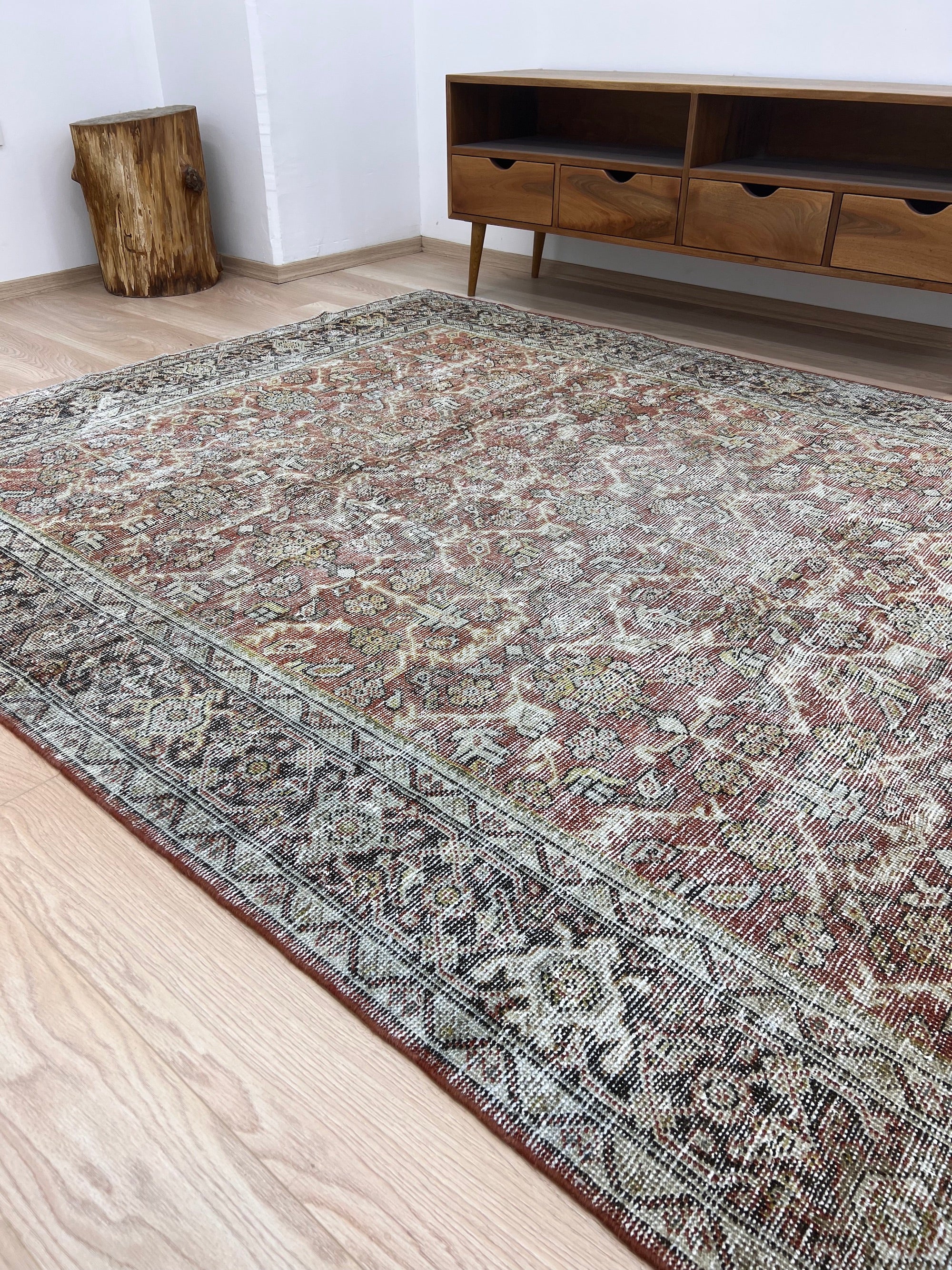 Nerys - Vintage Persian Rug - kudenrugs