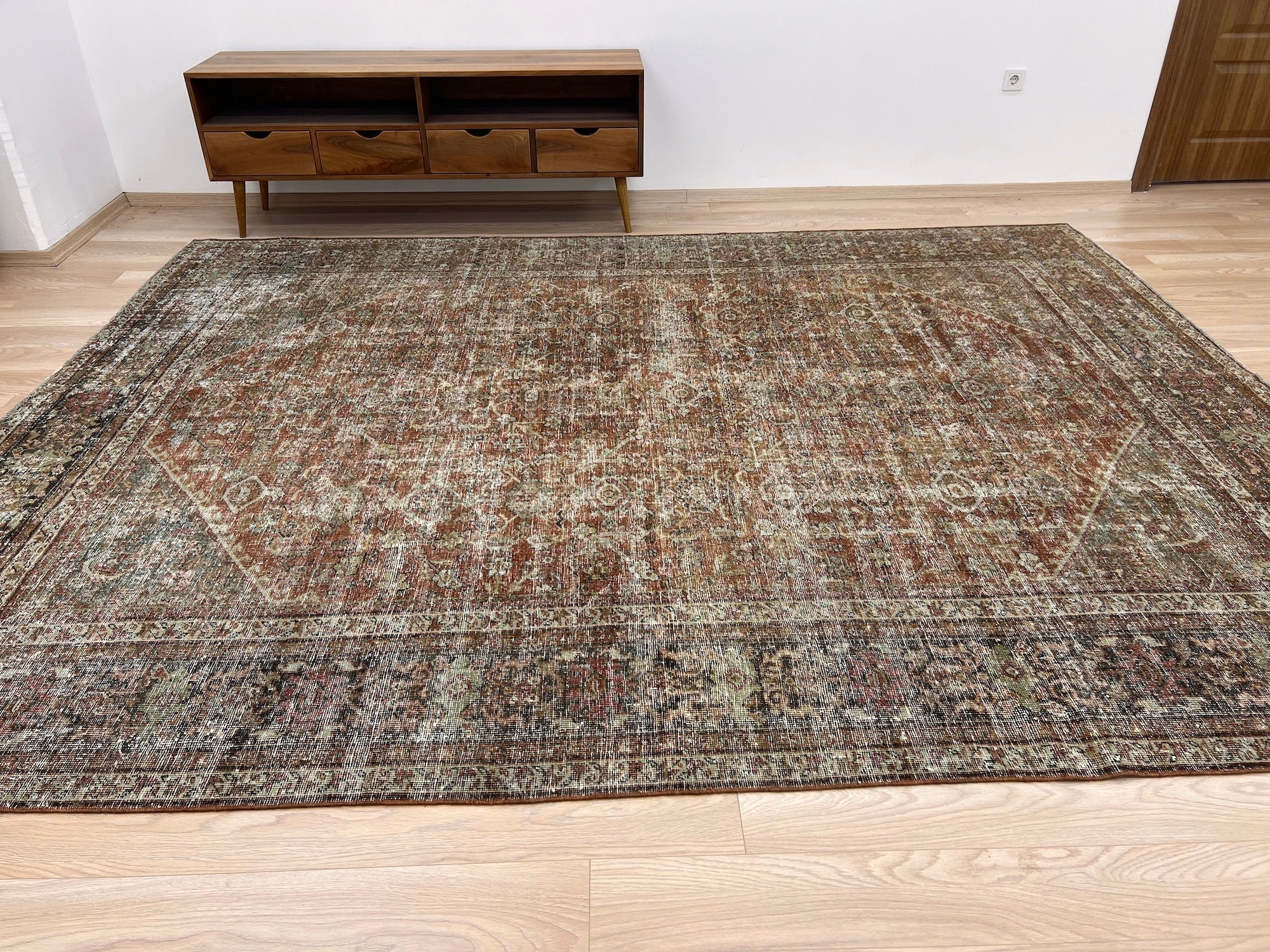 Ohnicio - Vintage Persian Rug - kudenrugs