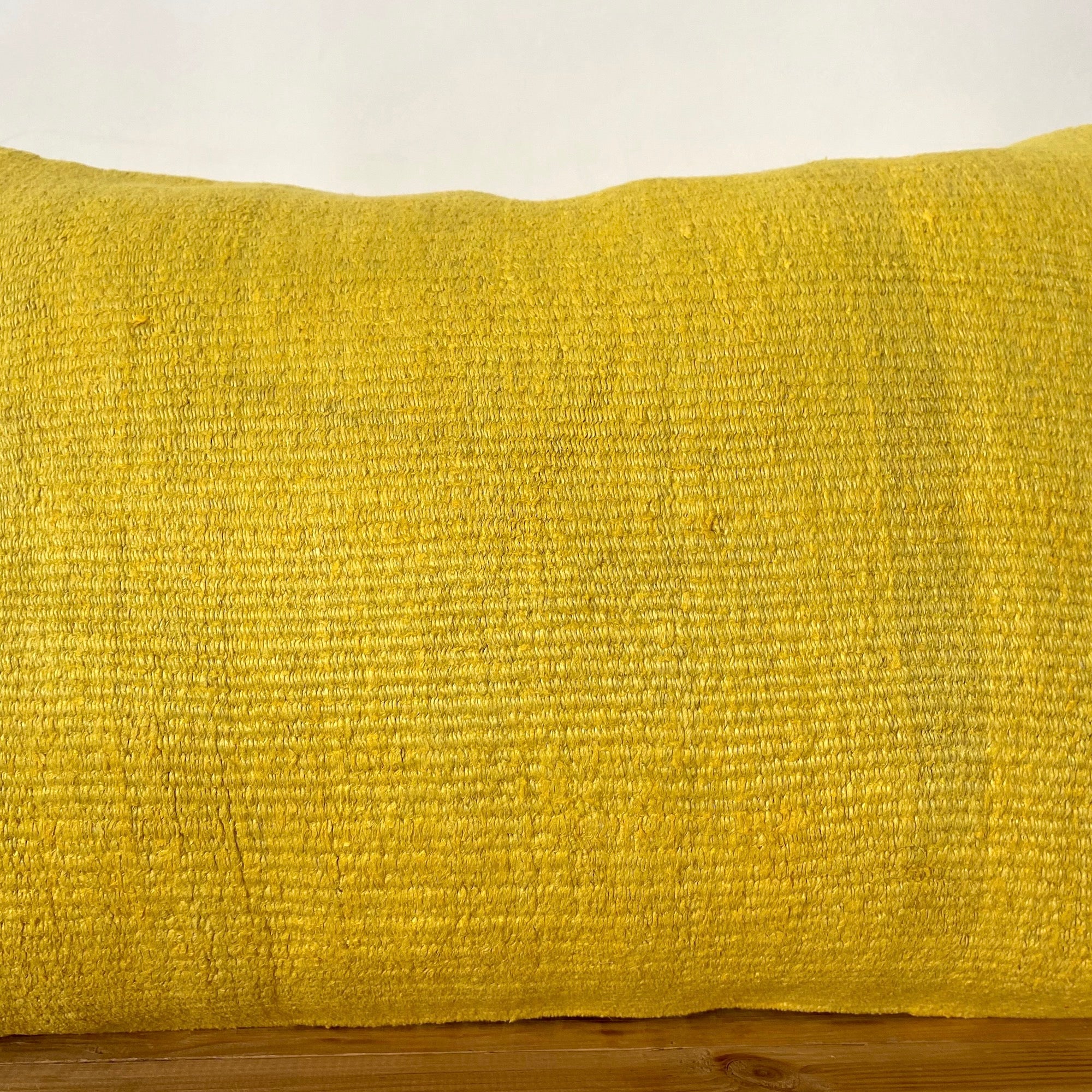 Gilde - Yellow Hemp Pillow Cover - kudenrugs