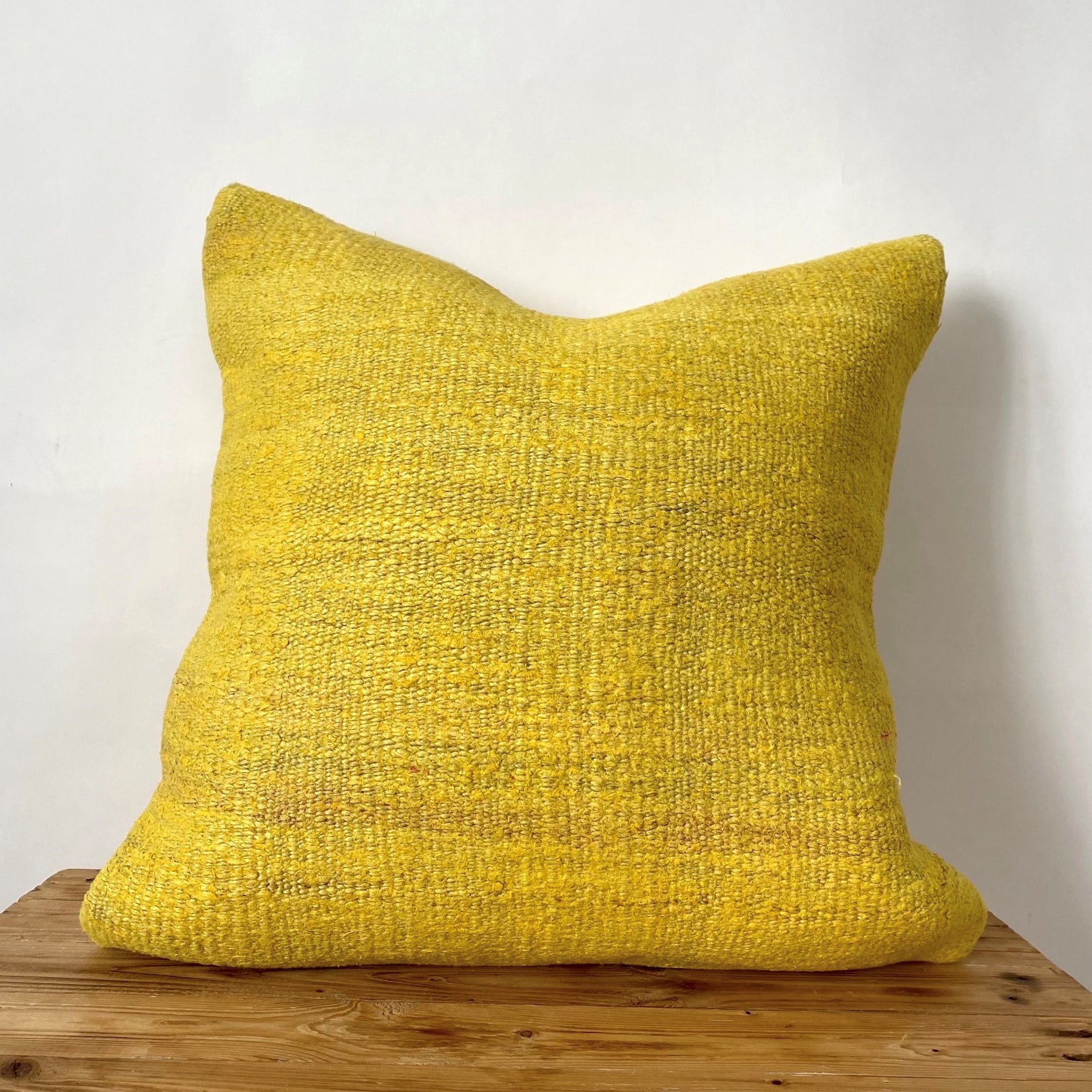 Grishilde - Yellow Hemp Pillow Cover - kudenrugs