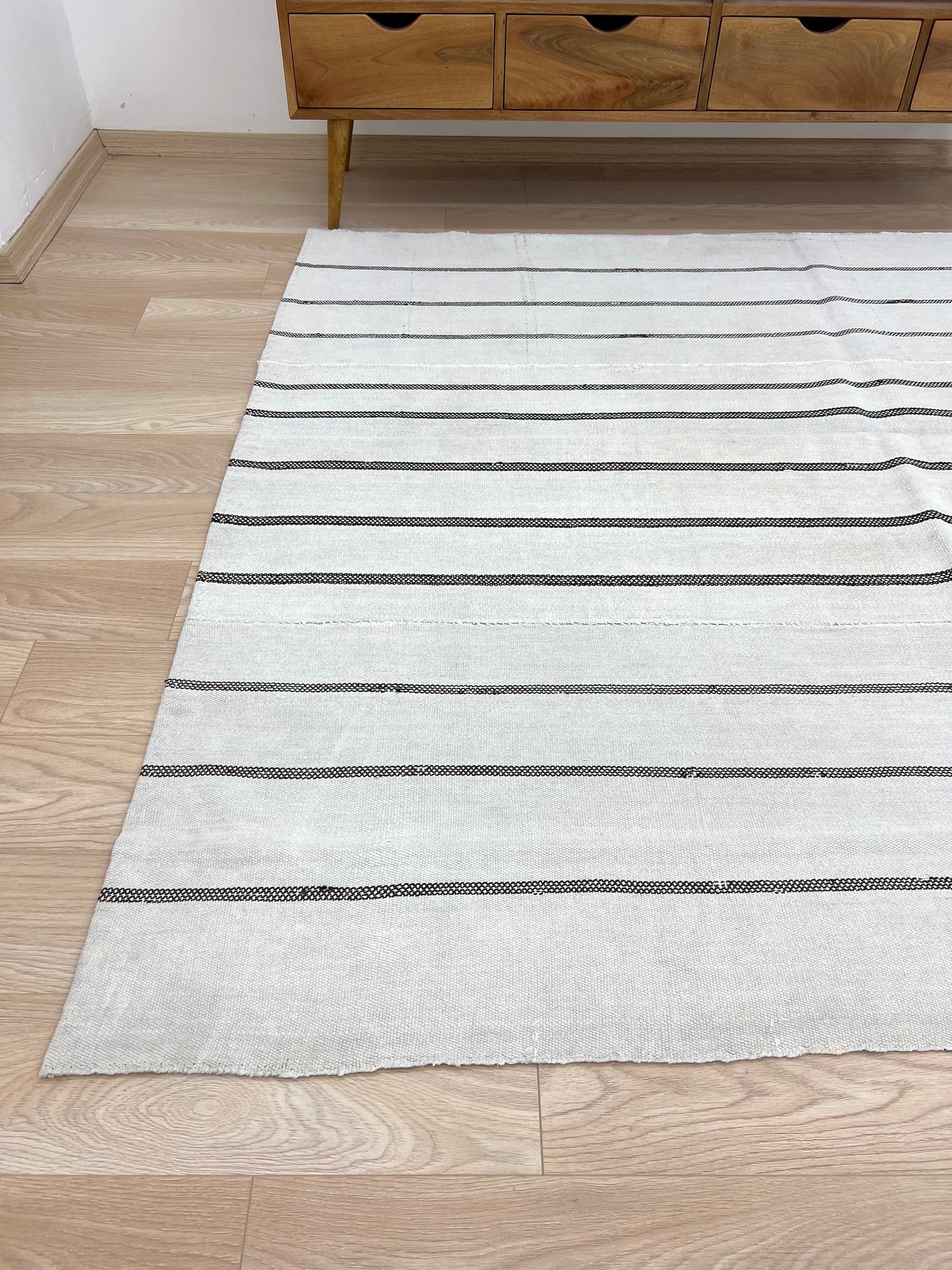 Shirleen - White Hemp Rug