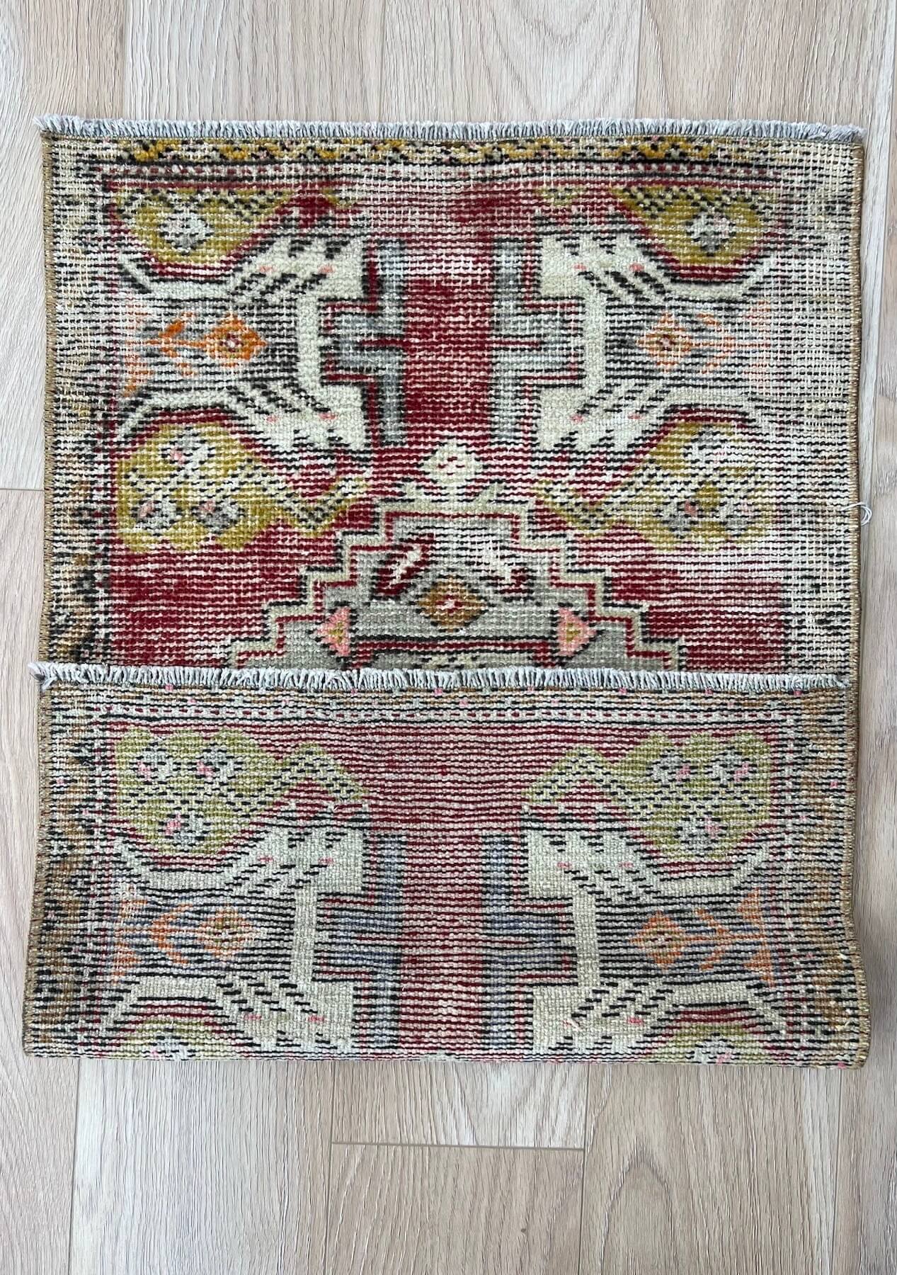 Addilyn - Vintage Mini Red Area Rug - kudenrugs