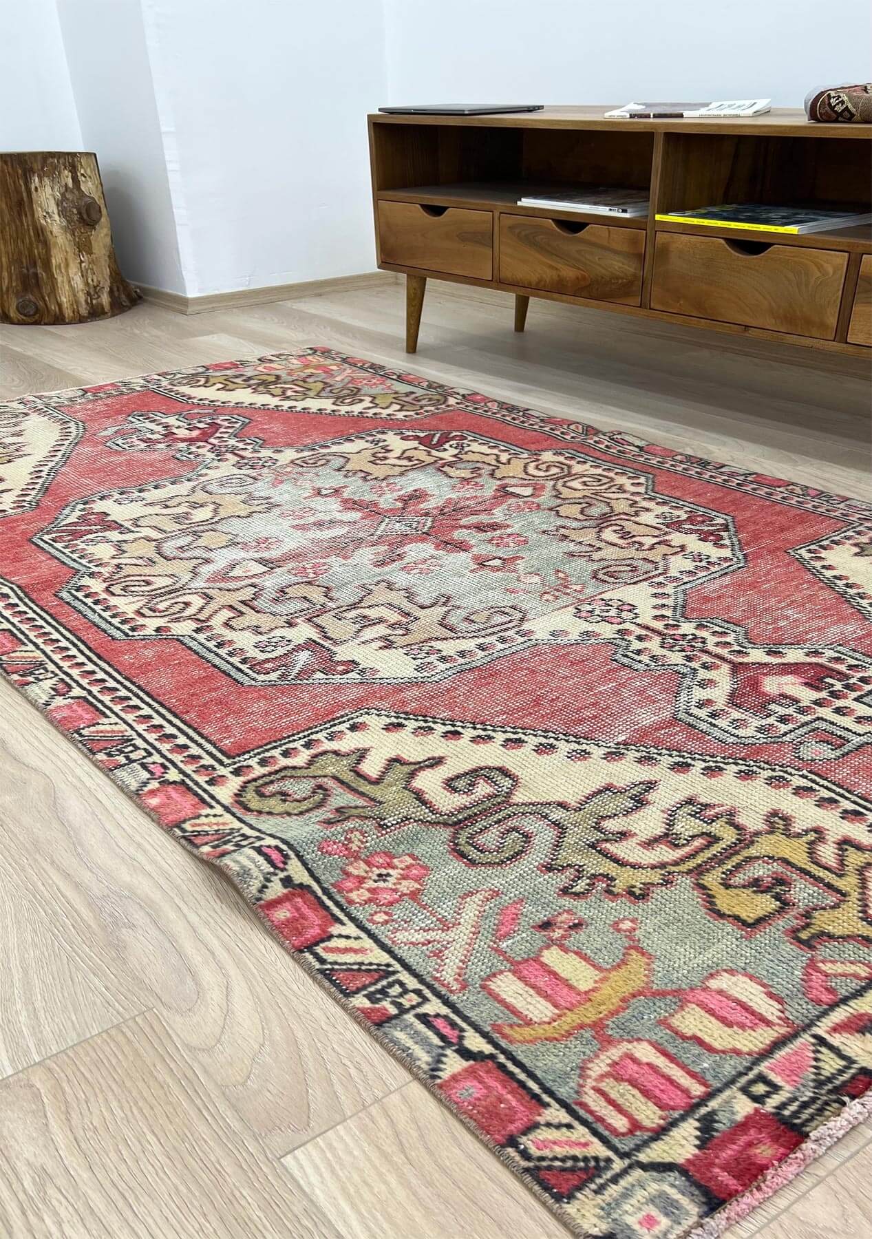 Adreila - Vintage Anatolian Rug - kudenrugs