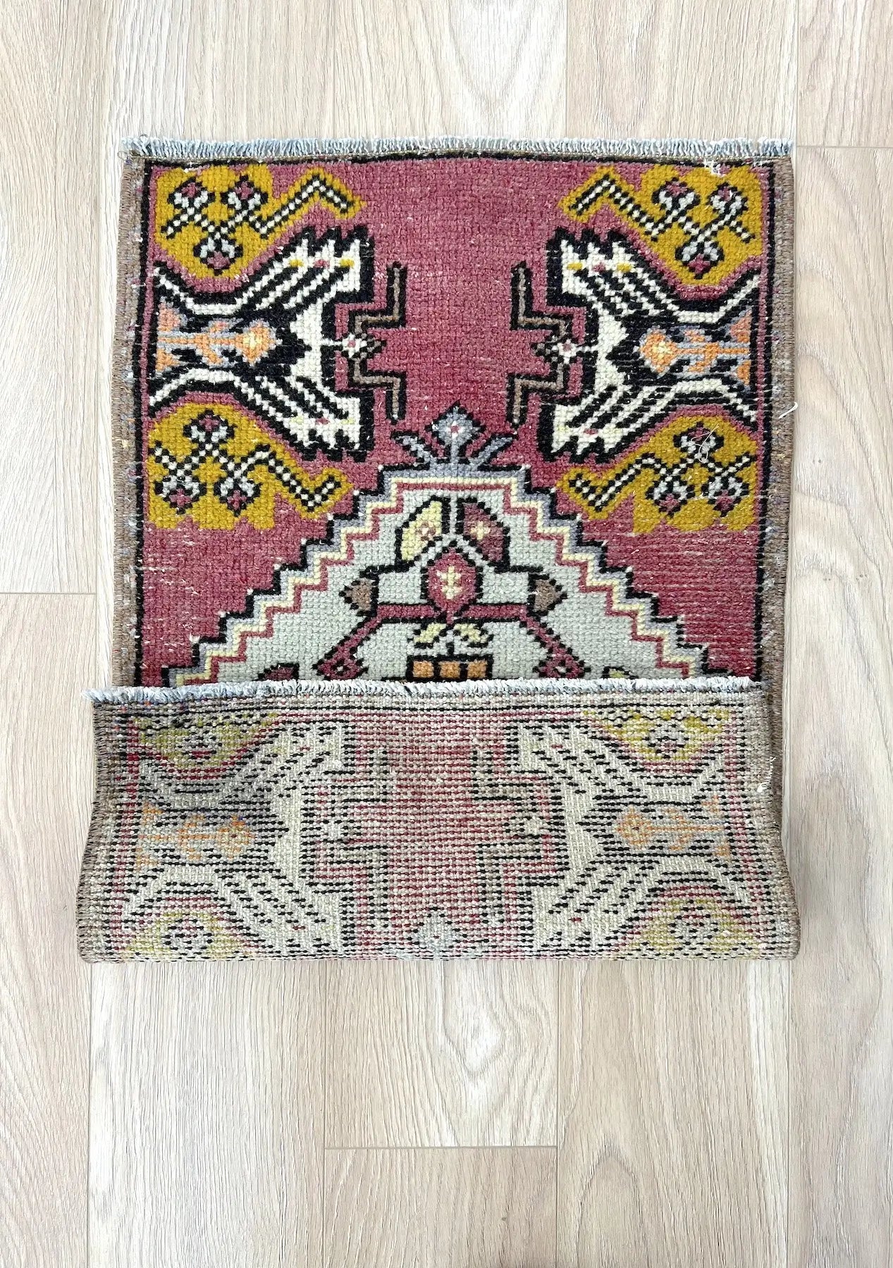 Akanke - Vintage Mini Pink Area Rug - kudenrugs