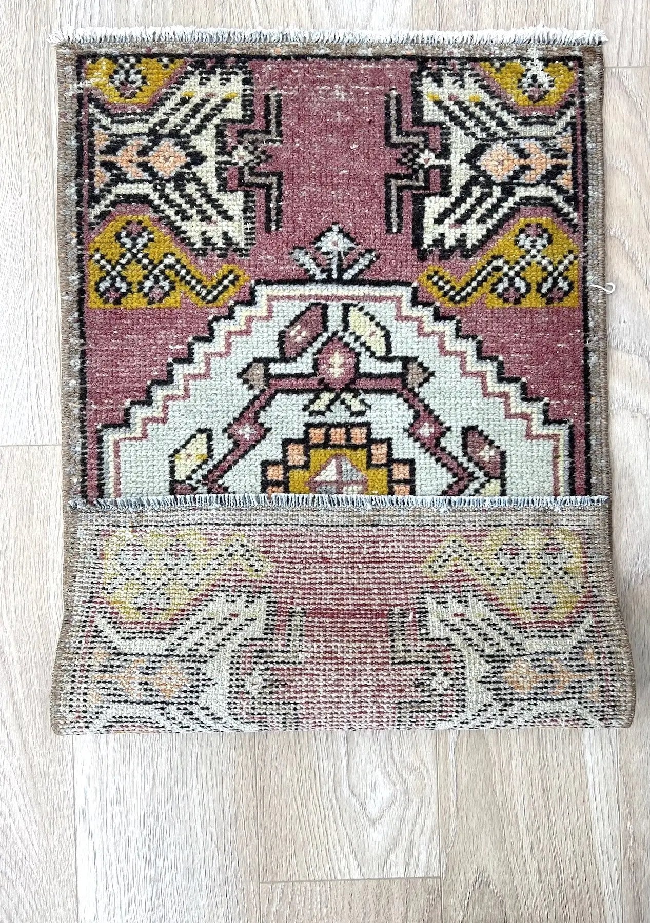 Akasha - Vintage Mini Pink Area Rug - kudenrugs