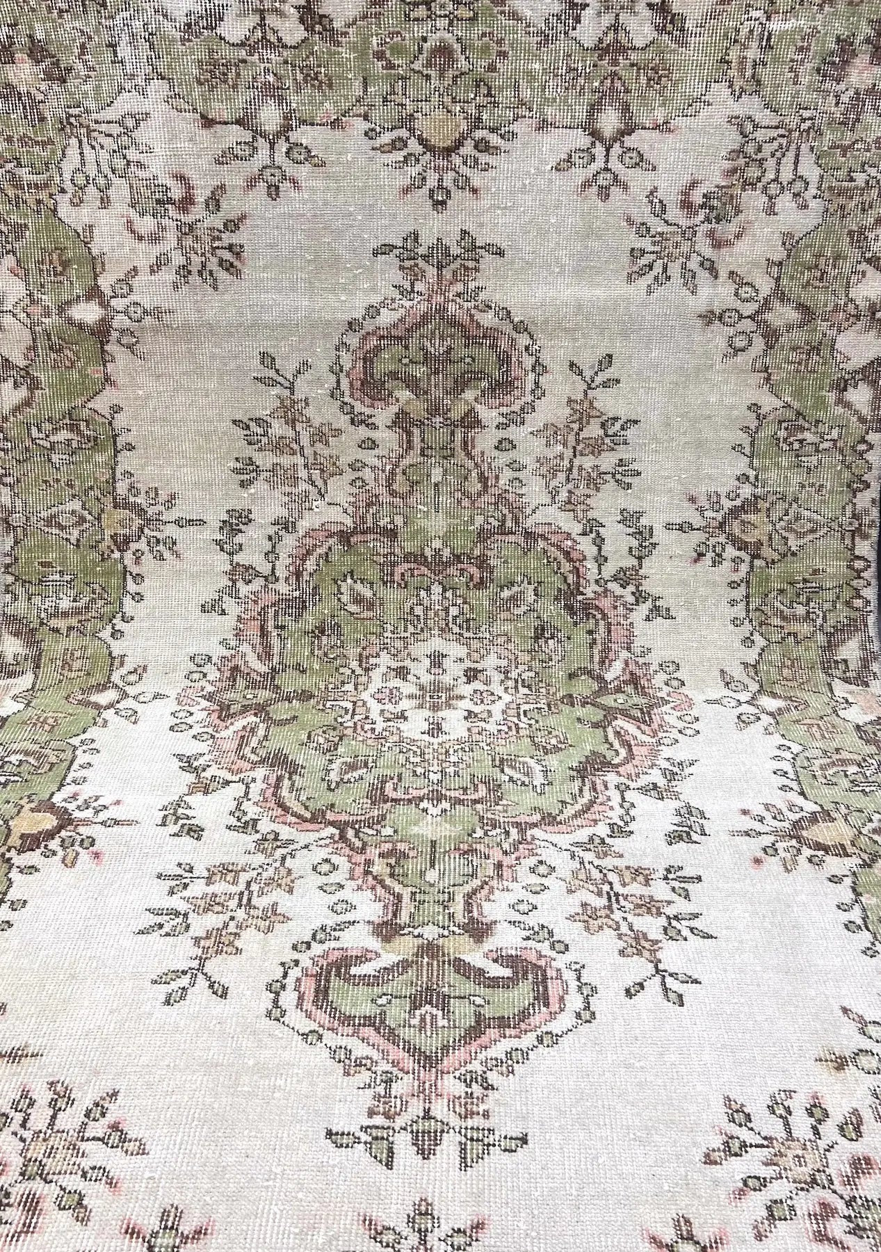 Alayah - Vintage Beige Antique Washed Rug - kudenrugs