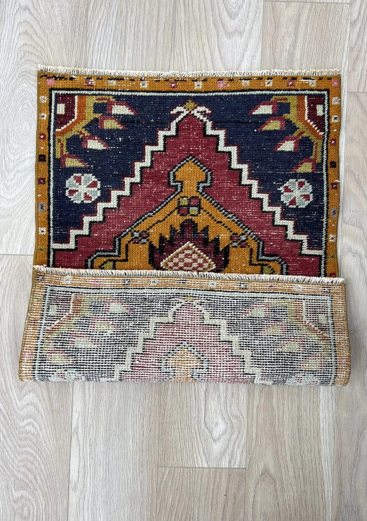 Alden - Vintage Mini Pink Area Rug - kudenrugs