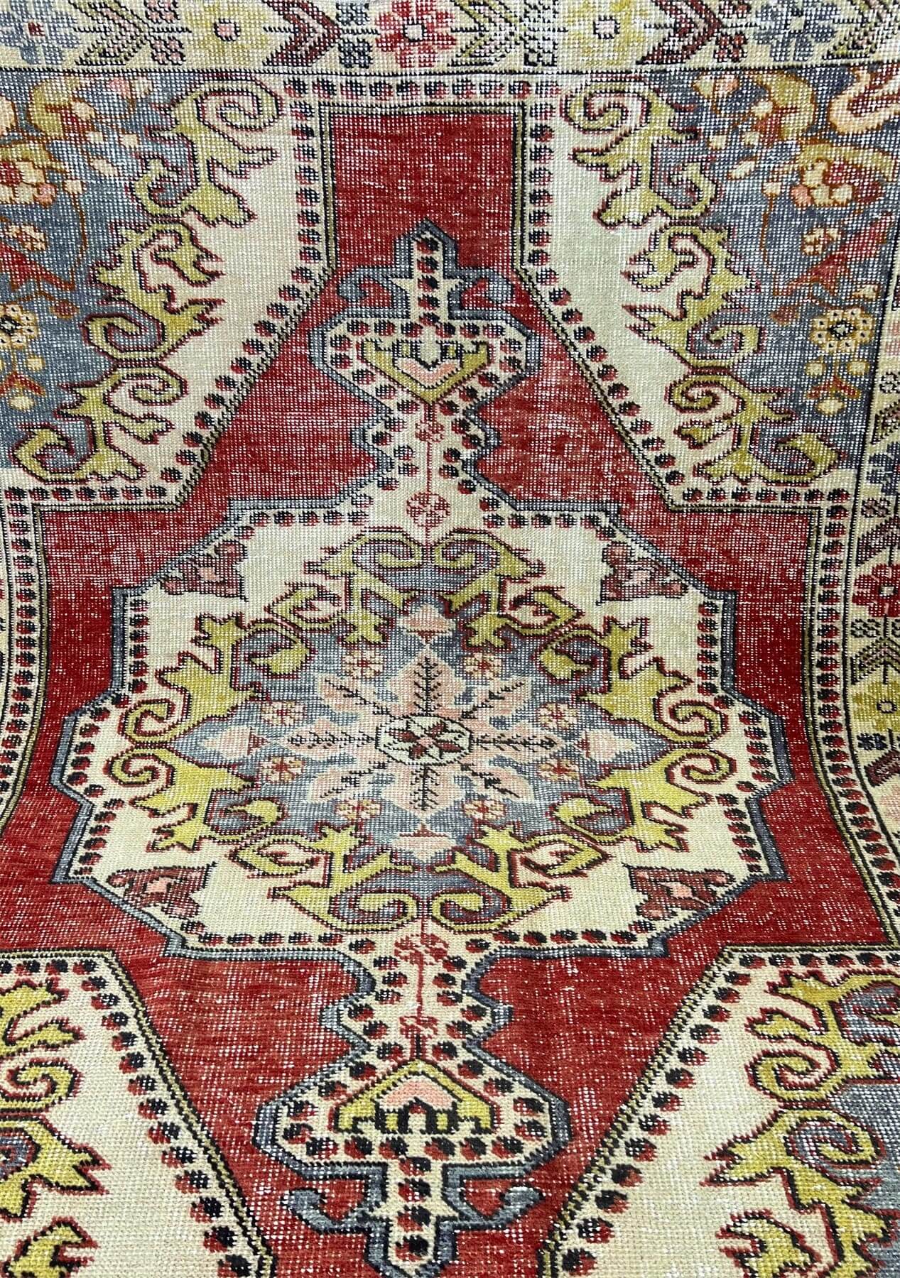 Alisa - Vintage Anatolian Rug - kudenrugs