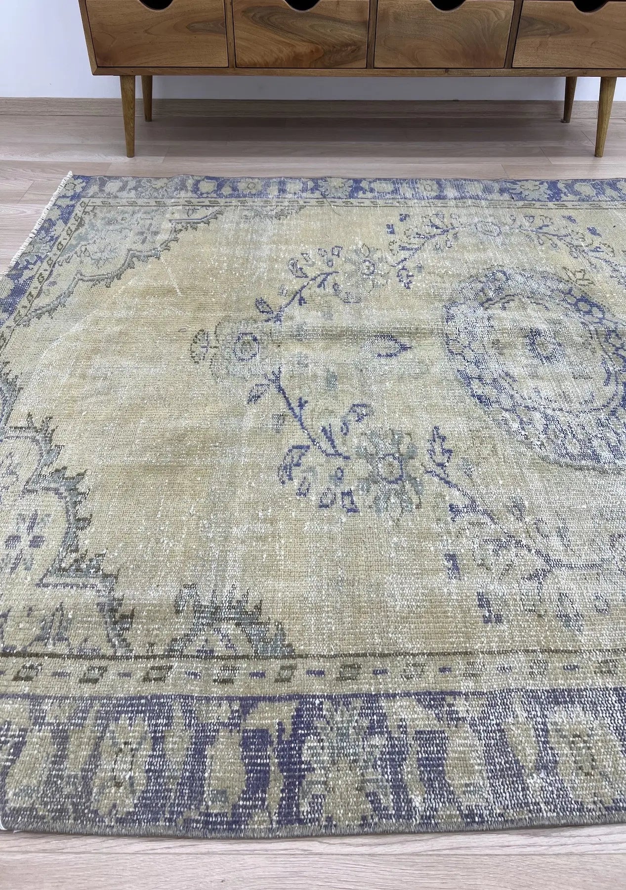 Alison - Vintage Beige Antique Washed Rug - kudenrugs