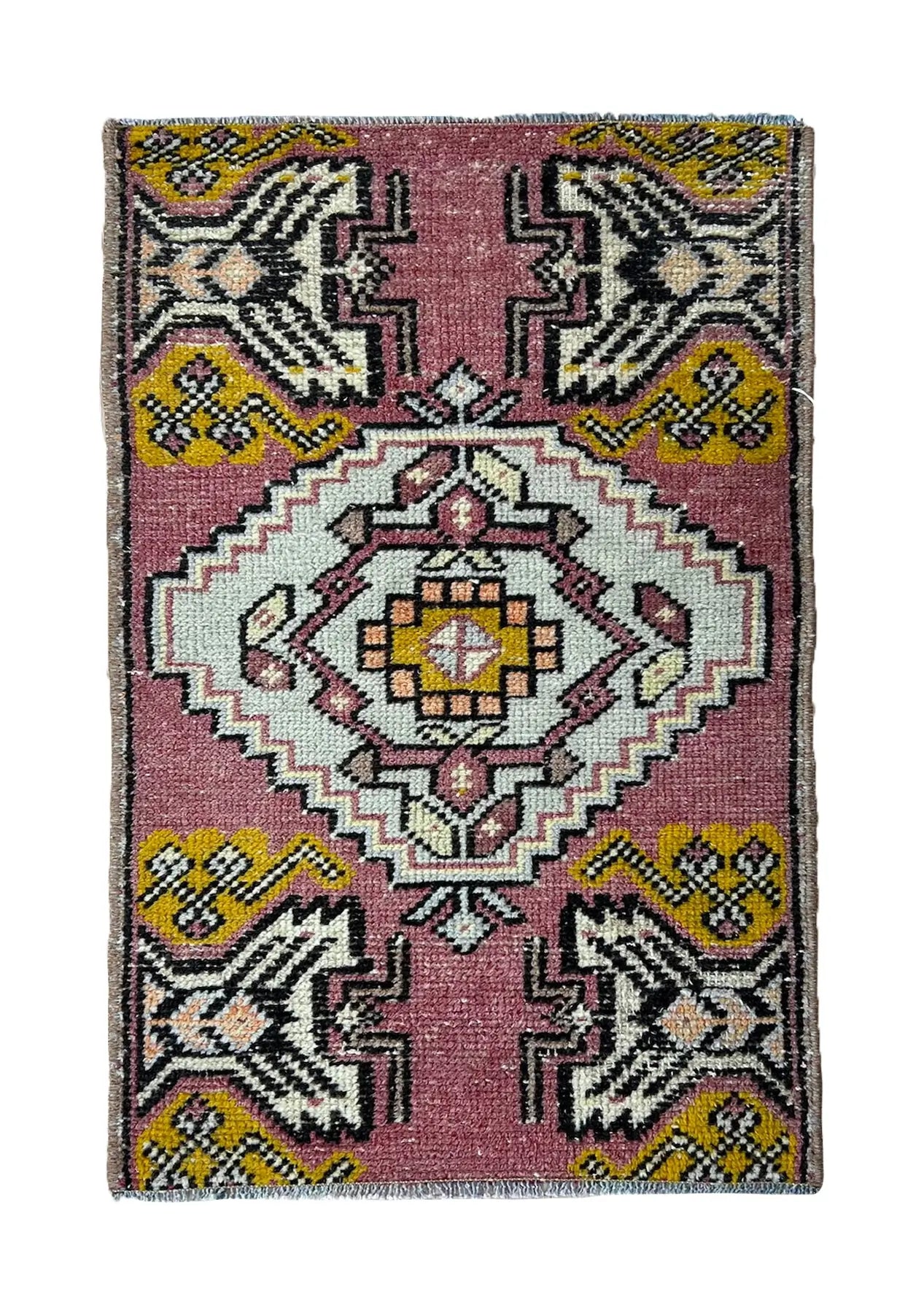 Allaryce - Vintage Mini Pink Area Rug - kudenrugs