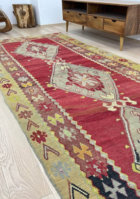 Alyvia - Red Turkish Kilim Rug - kudenrugs