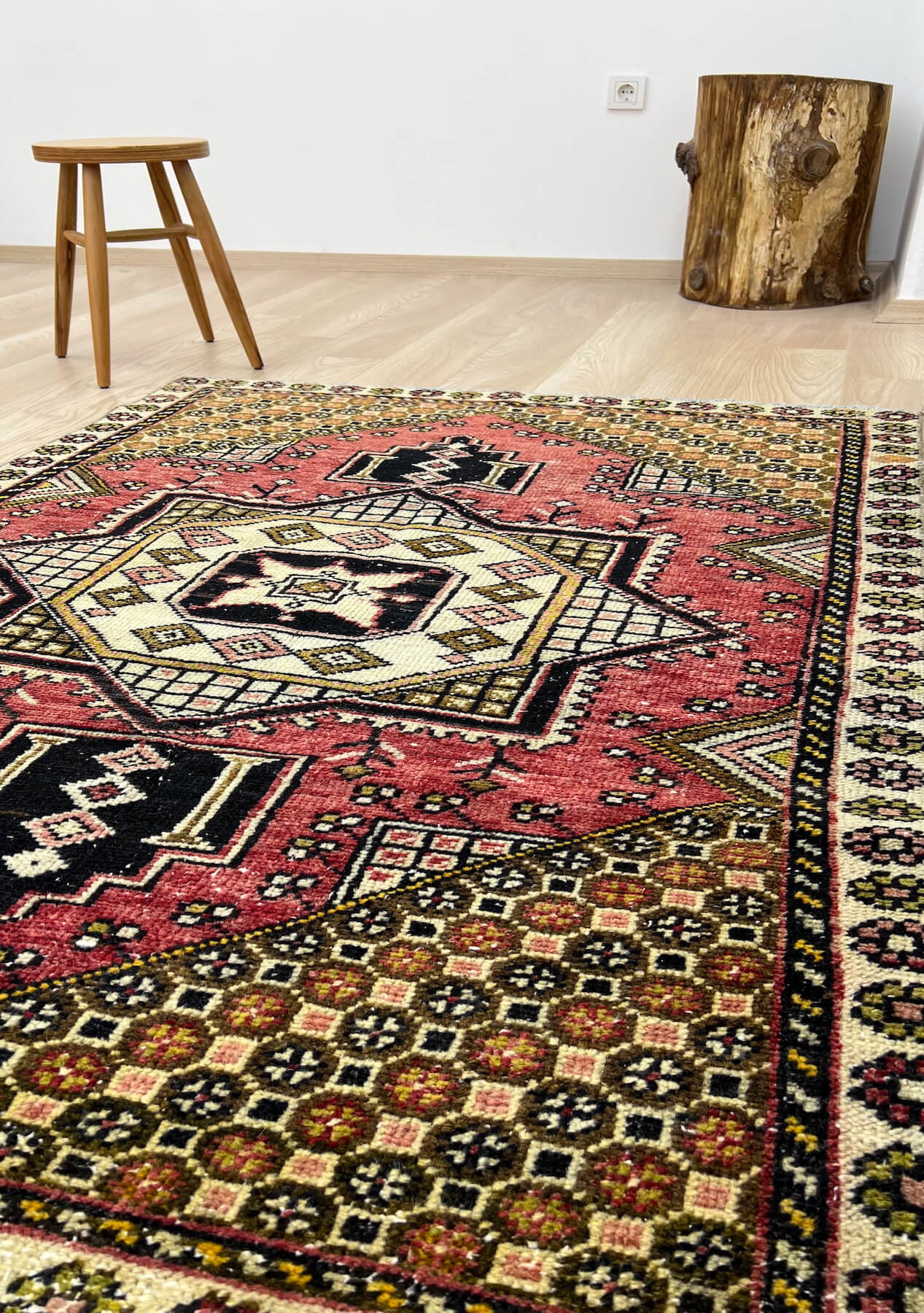 Anahi - Vintage Anatolian Rug - kudenrugs