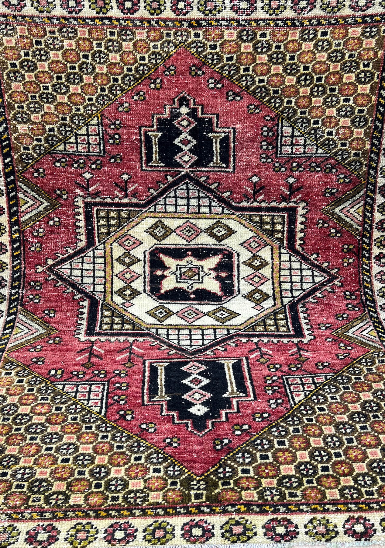 Anahi - Vintage Anatolian Rug - kudenrugs