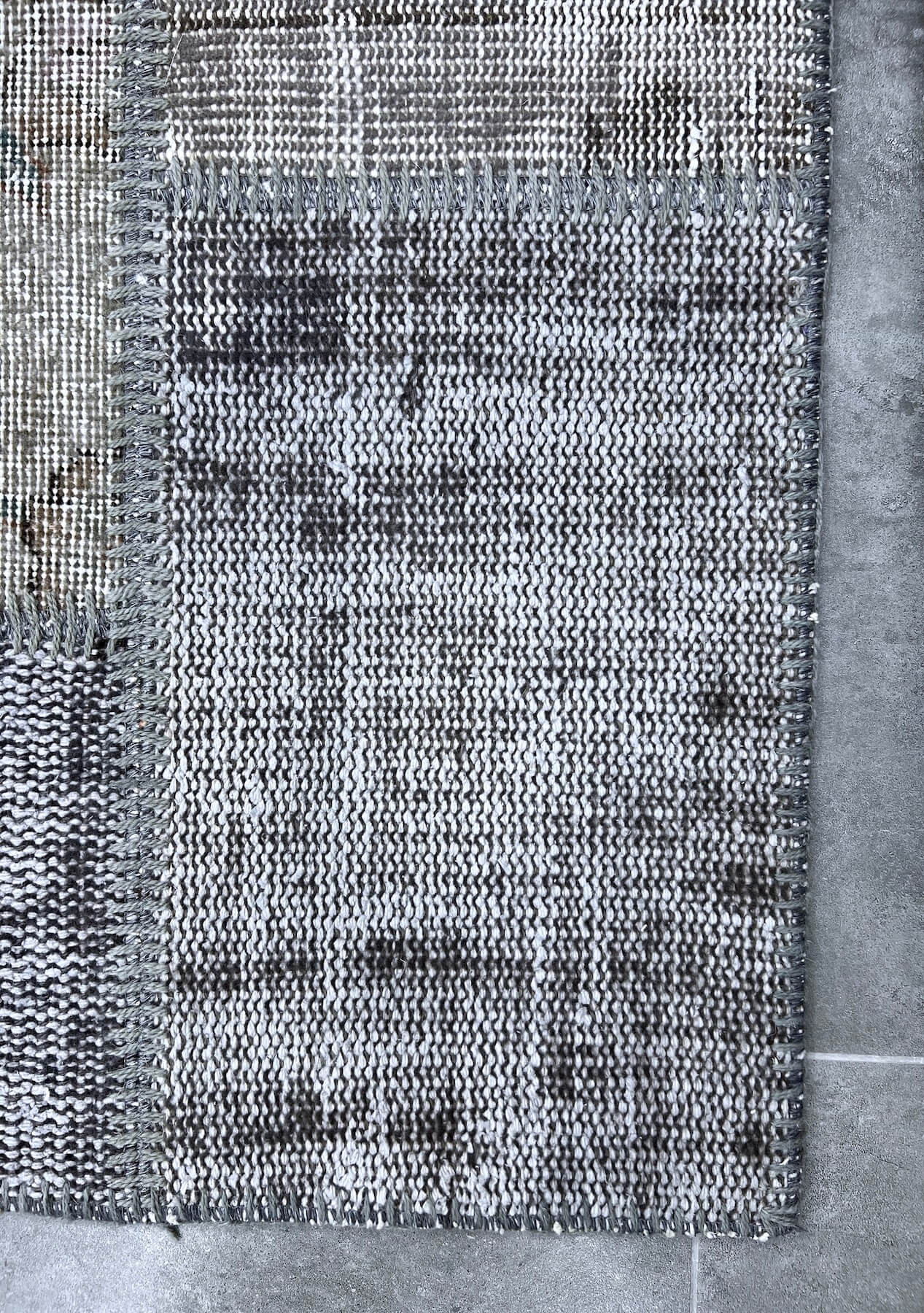 Annika - Vintage Gray Patchwork Rug - kudenrugs