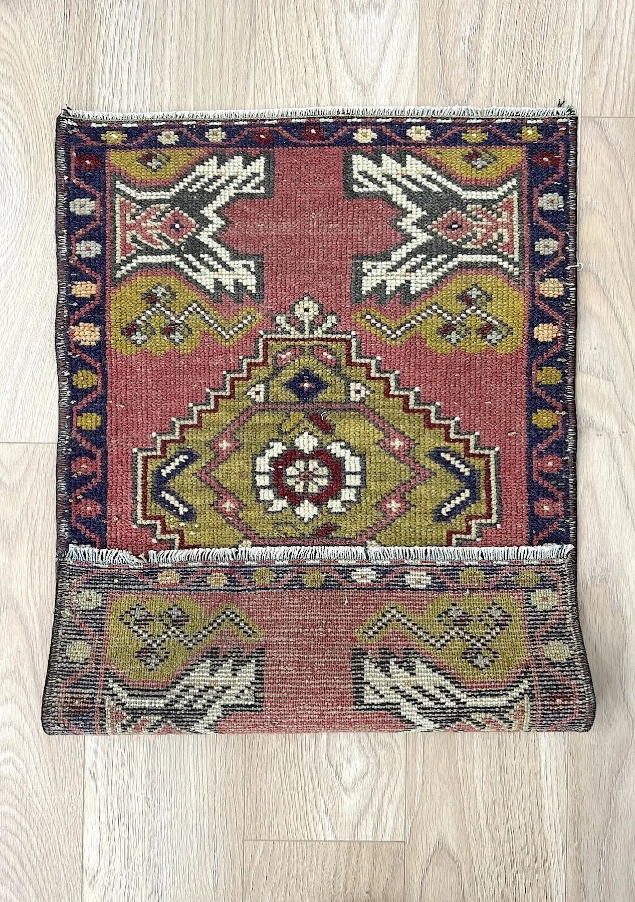 Belakane - Vintage Mini Pink Area Rug - kudenrugs