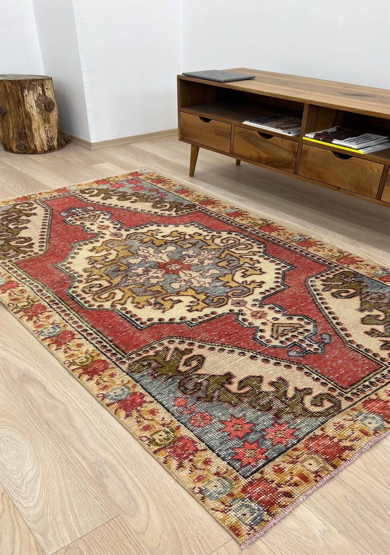 Bess - Vintage Anatolian Rug - kudenrugs