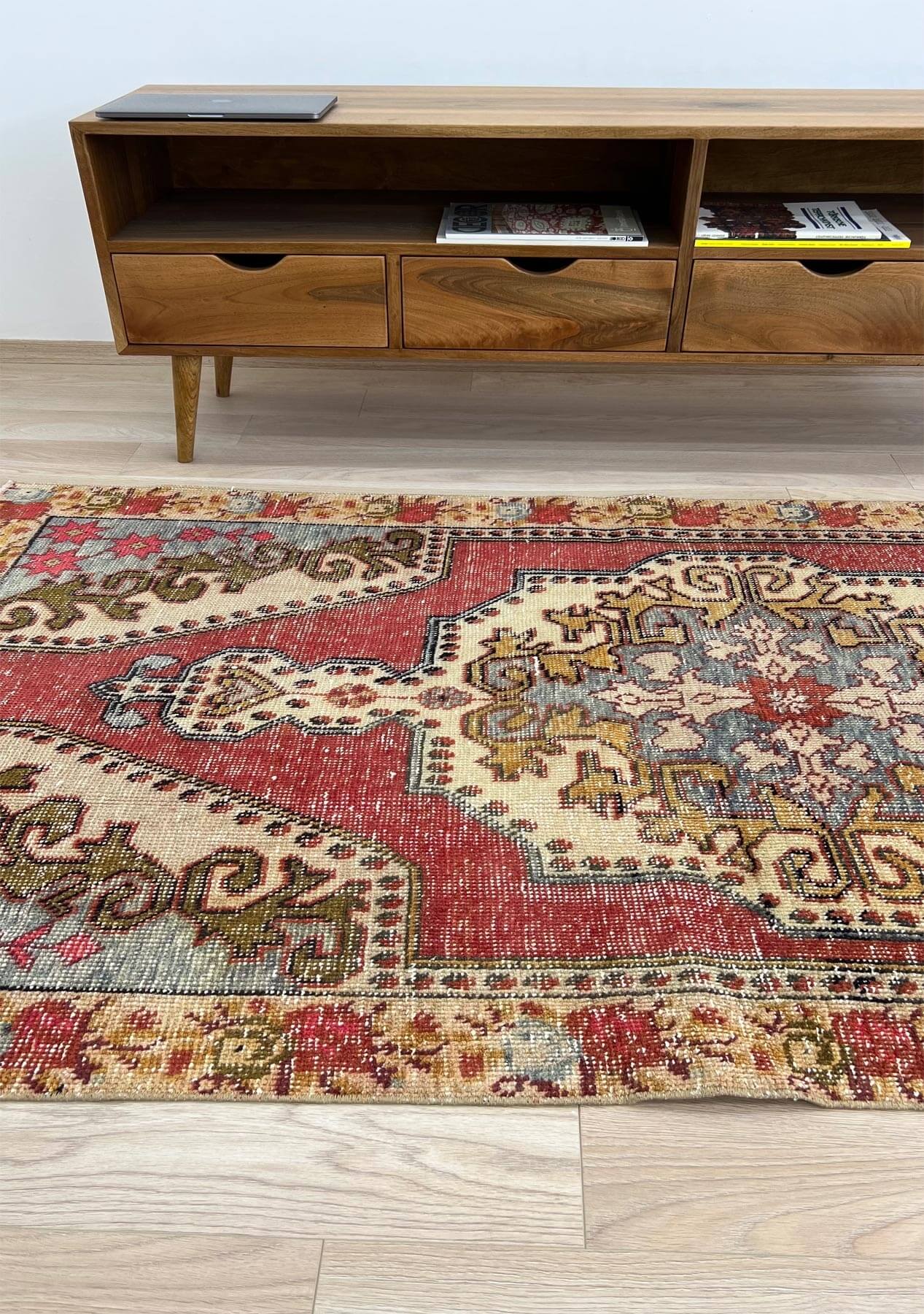 Bess - Vintage Anatolian Rug - kudenrugs