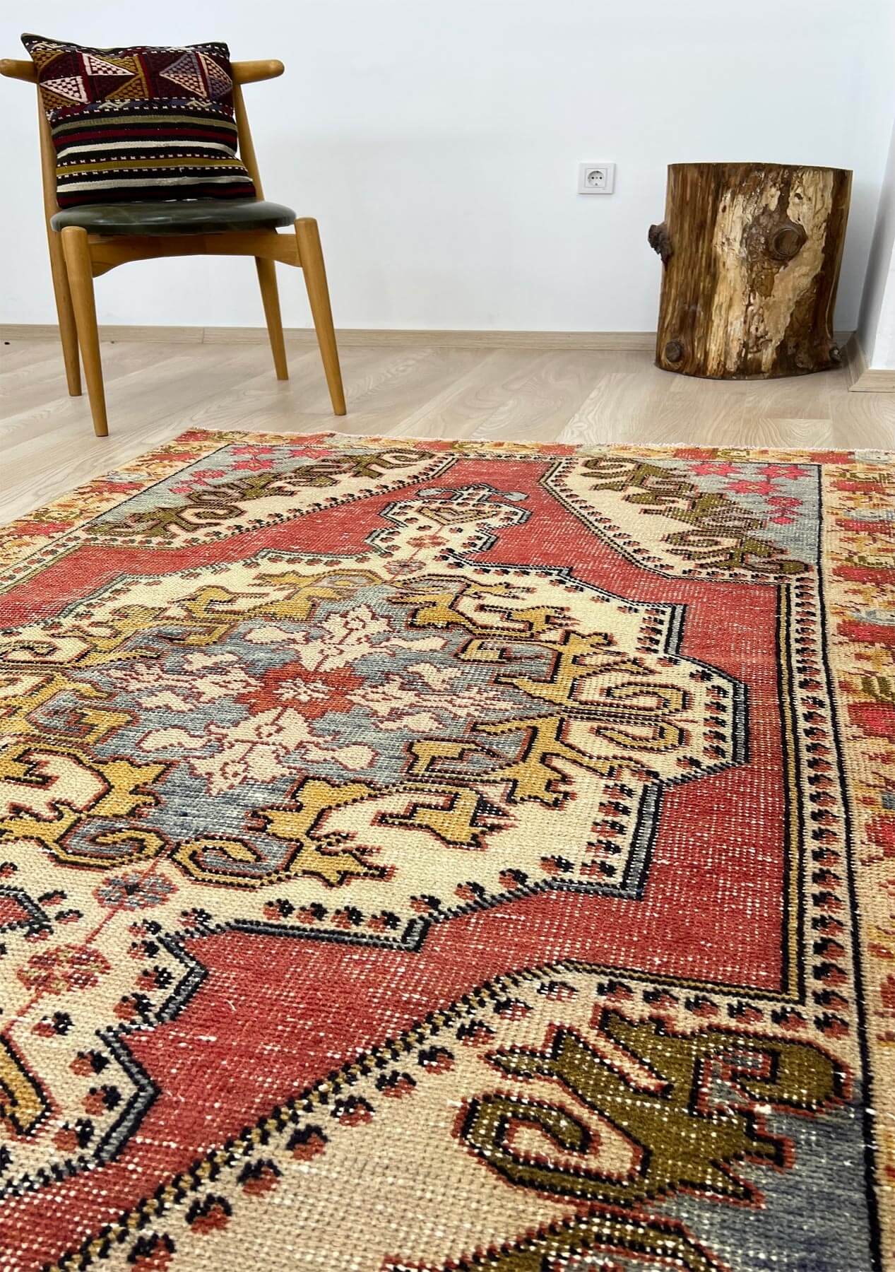 Bess - Vintage Anatolian Rug - kudenrugs