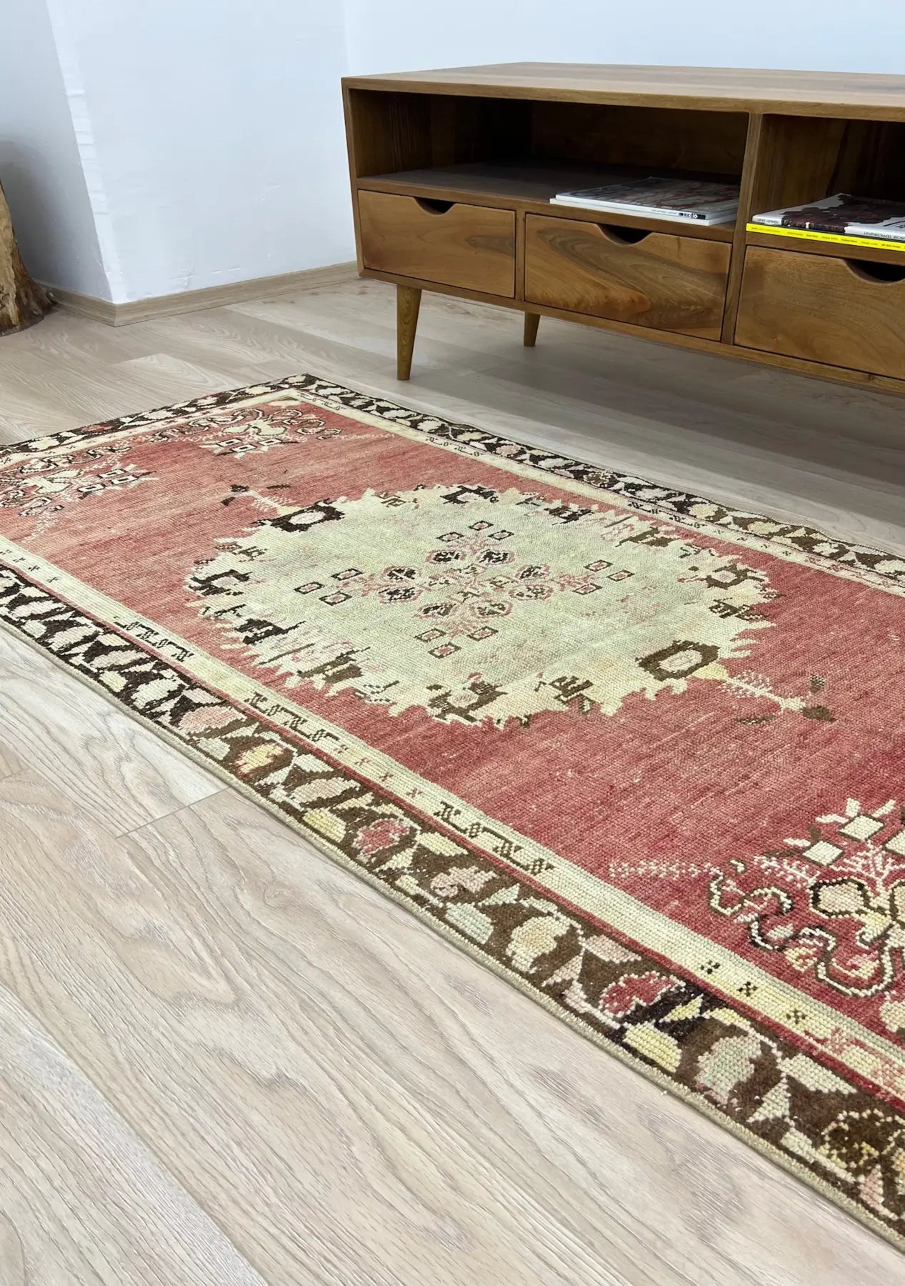 Betty - Vintage Anatolian Rug - kudenrugs