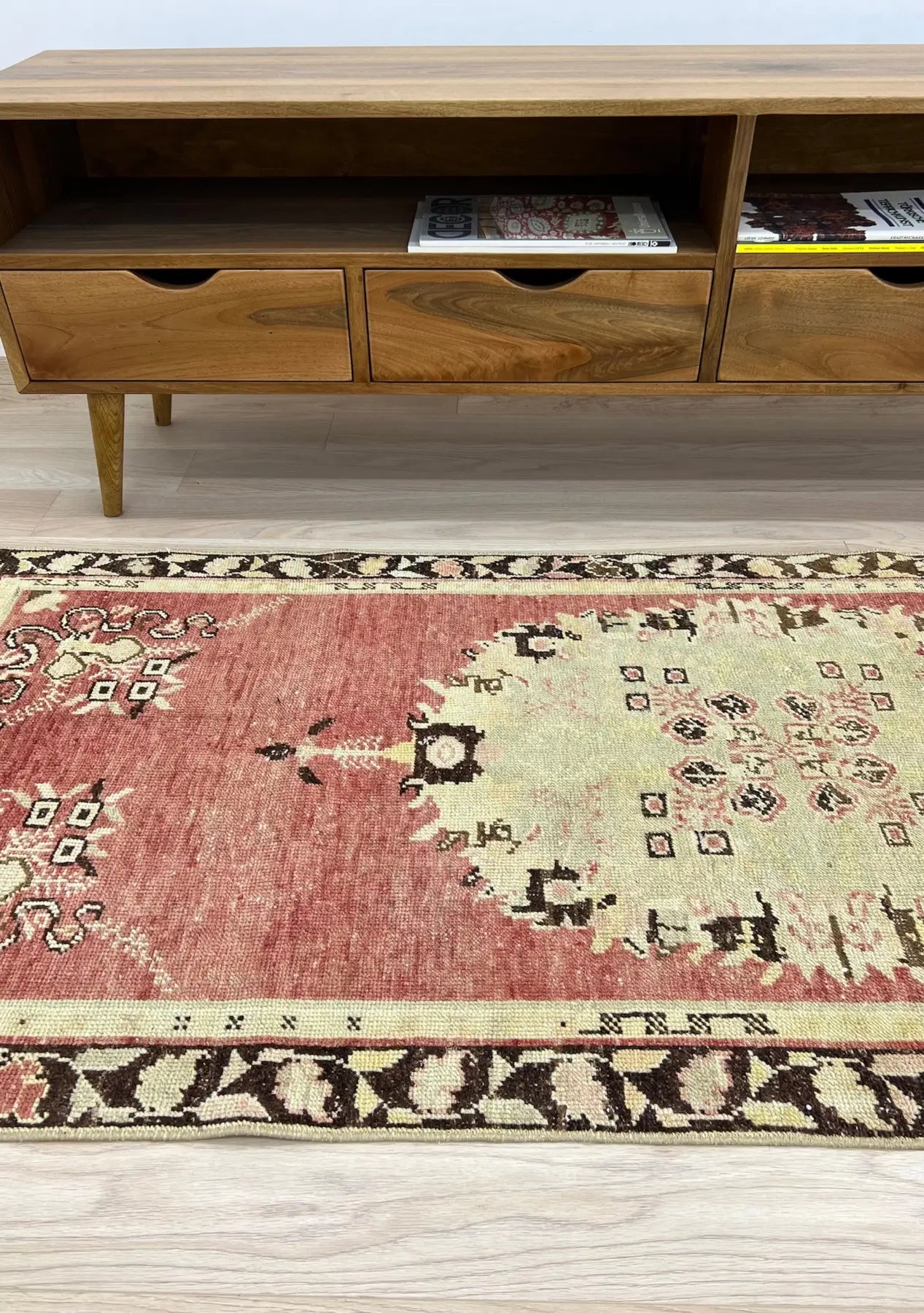Betty - Vintage Anatolian Rug - kudenrugs