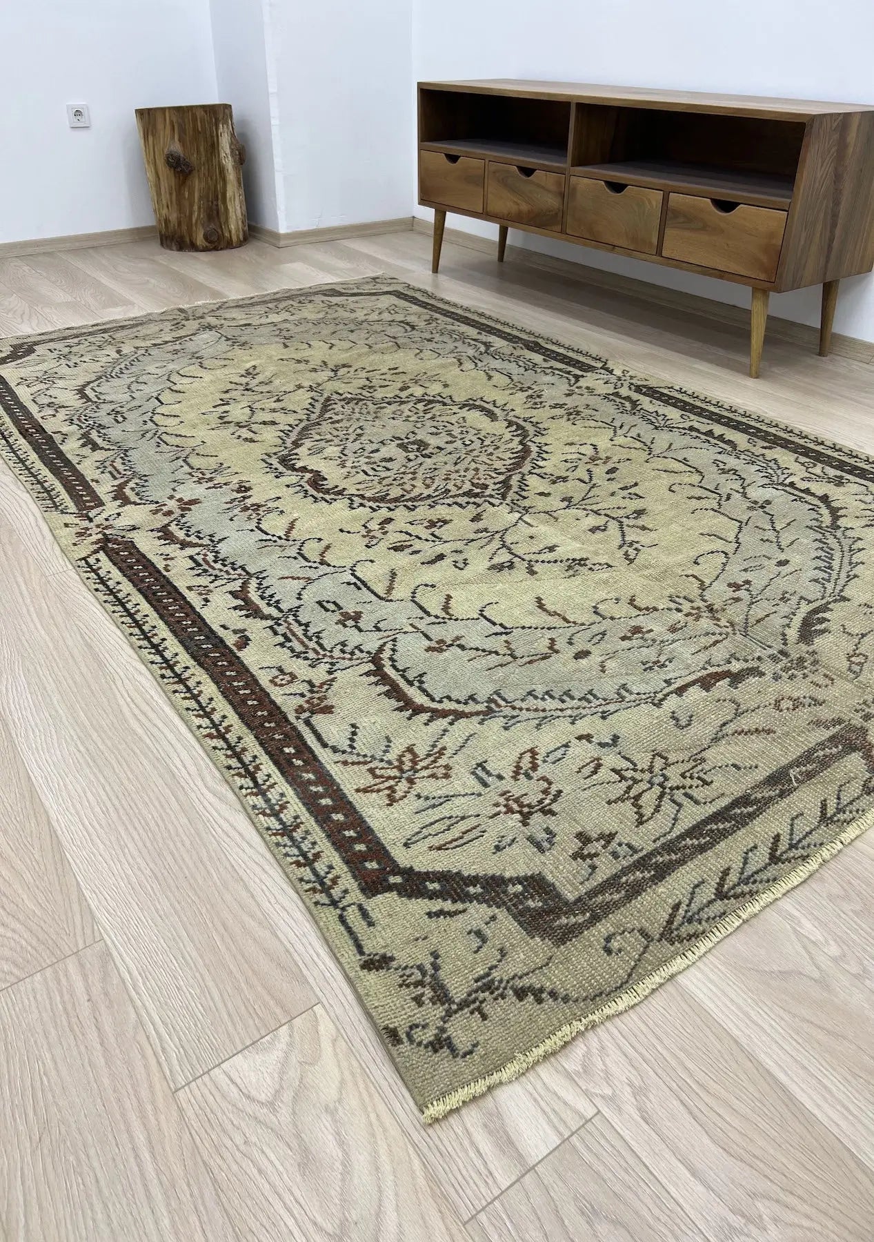 Bhrooke - Vintage Beige Antique Washed Rug - kudenrugs