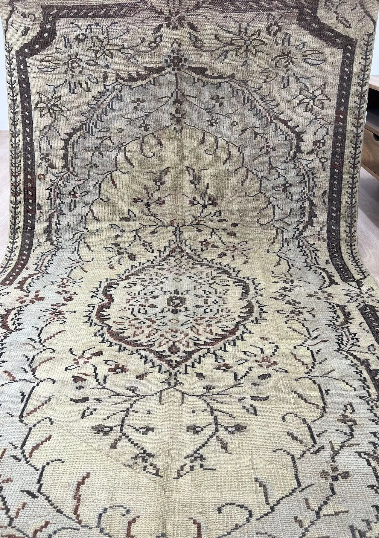 Bhrooke - Vintage Beige Antique Washed Rug - kudenrugs