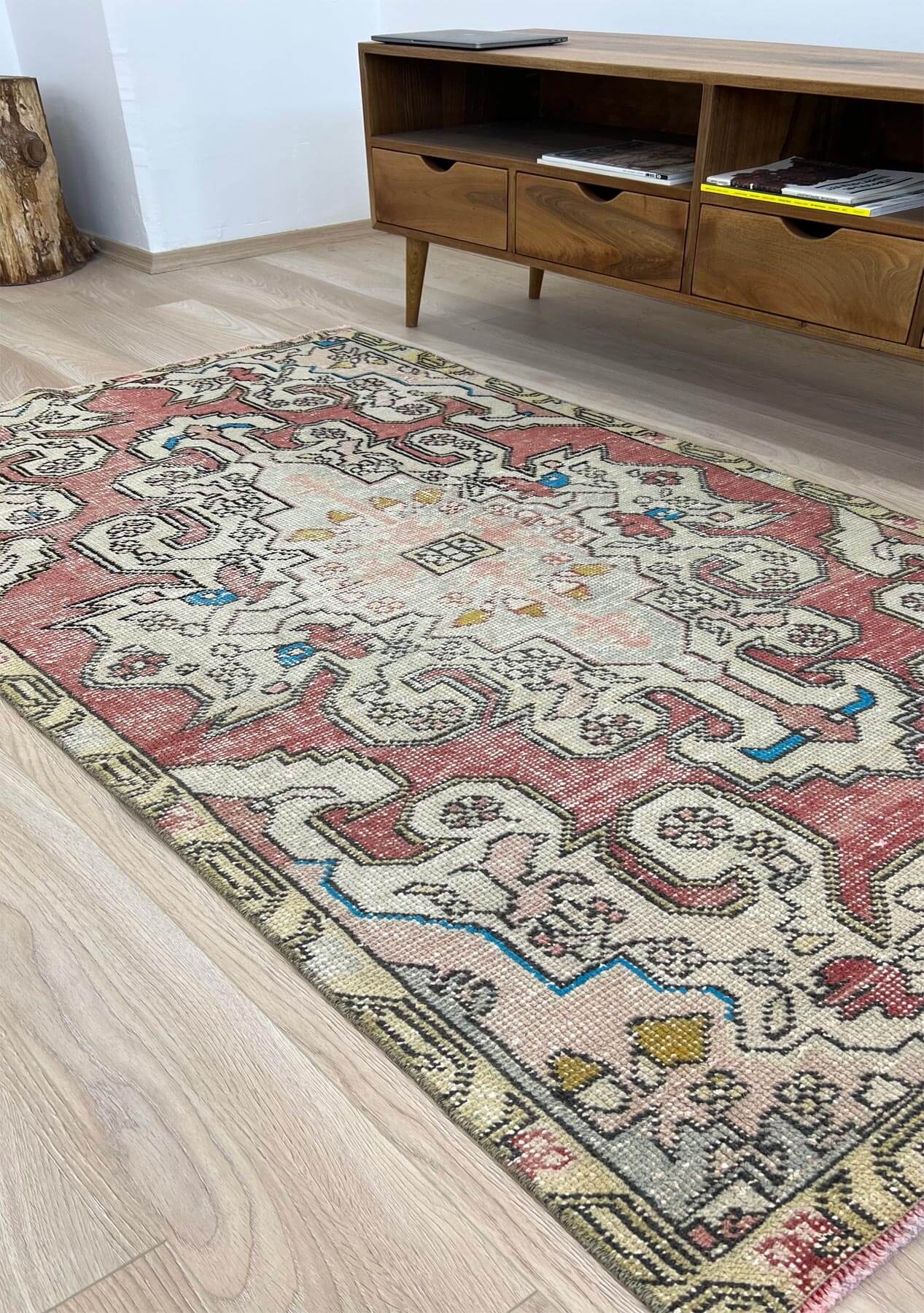 Blanche - Vintage Anatolian Rug - kudenrugs