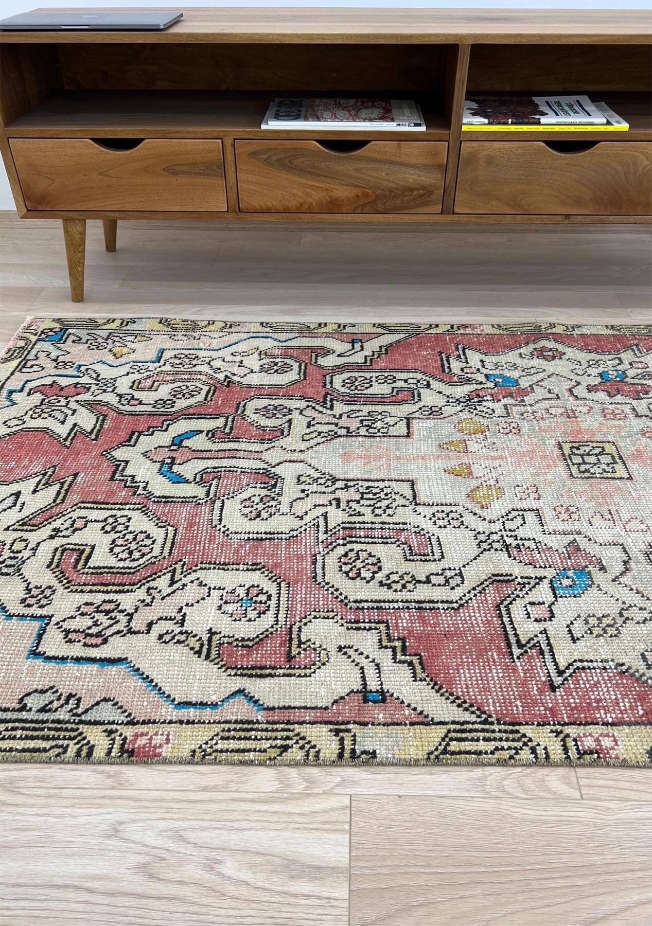 Blanche - Vintage Anatolian Rug - kudenrugs