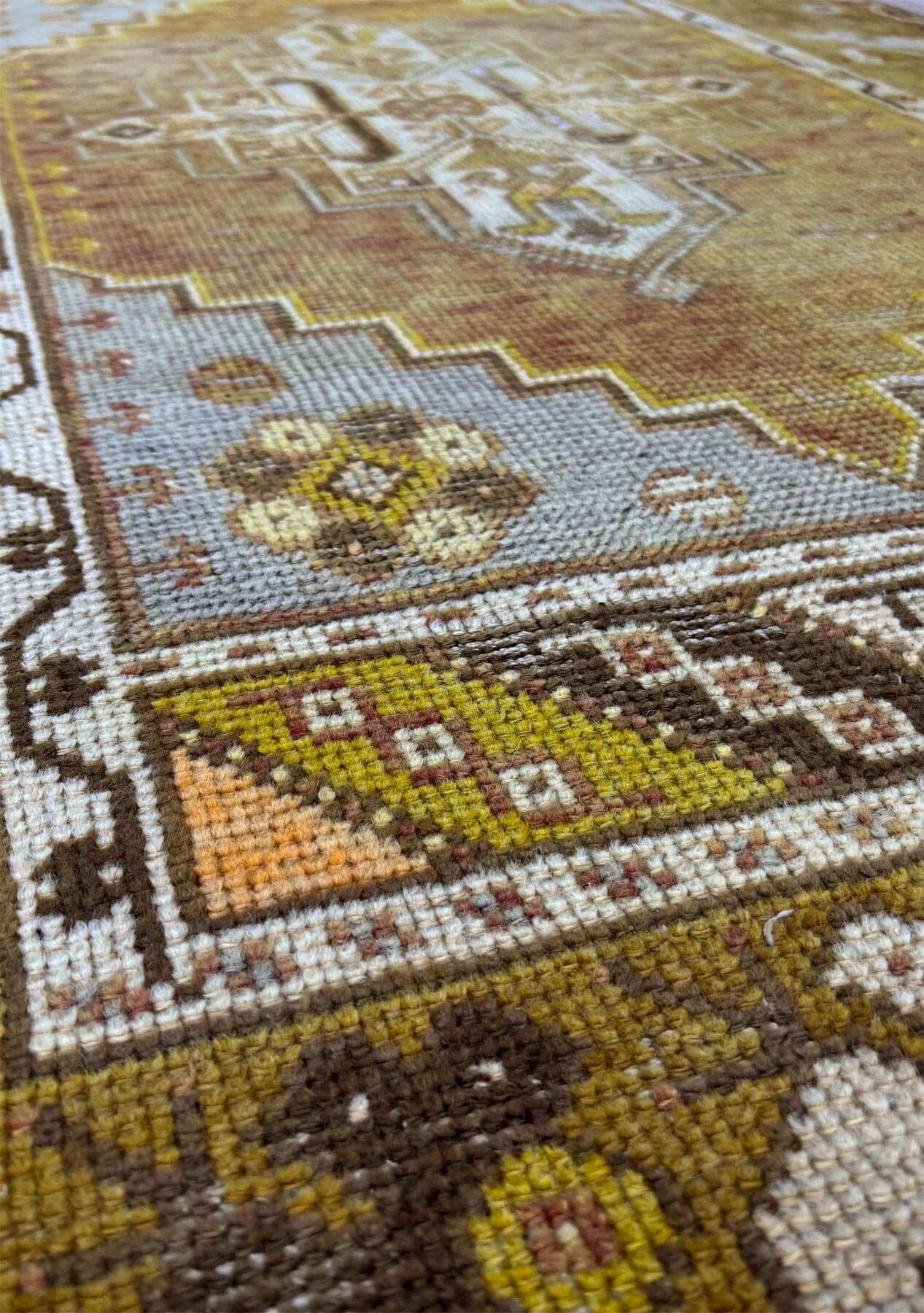 Bobbi - Vintage Anatolian Rug - kudenrugs