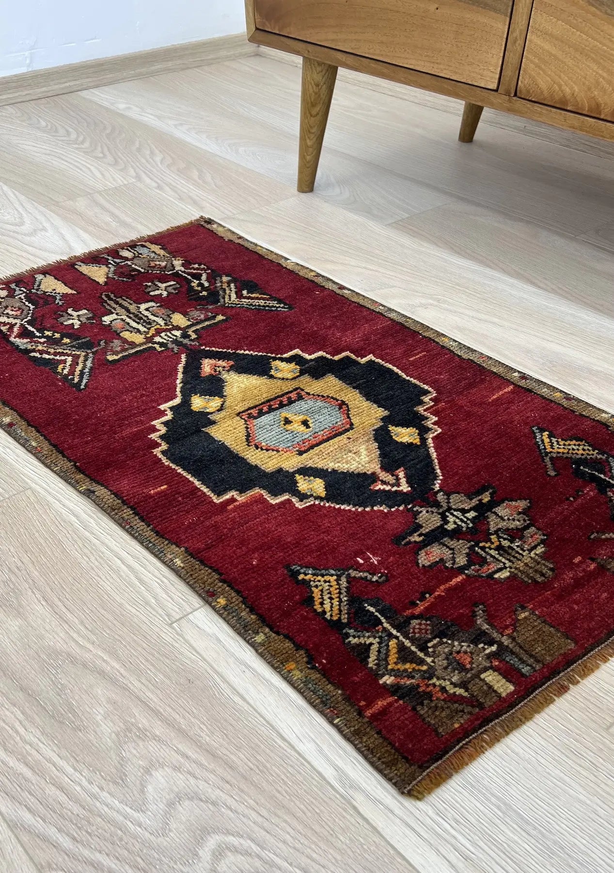 Bradie - Vintage Mini Red Area Rug - kudenrugs