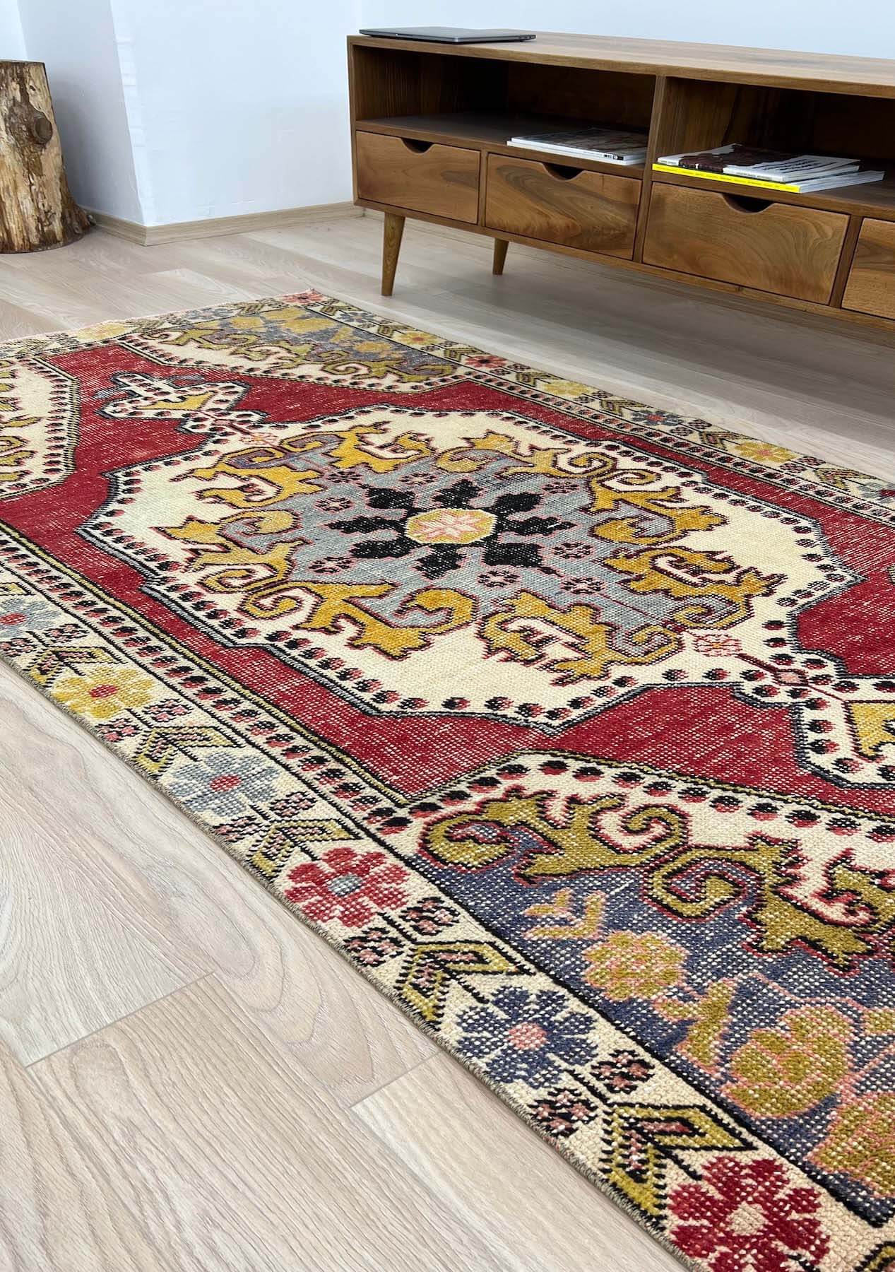 Brittany - Vintage Anatolian Rug - kudenrugs