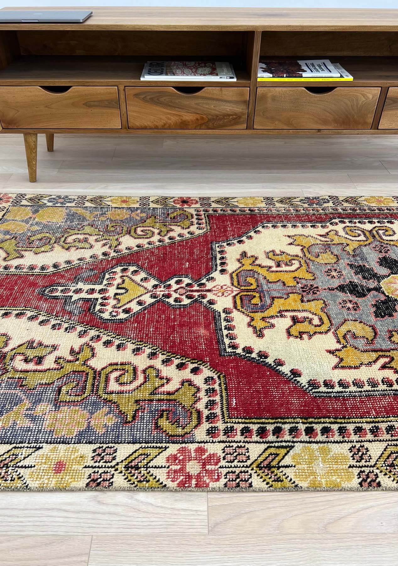 Brittany - Vintage Anatolian Rug - kudenrugs