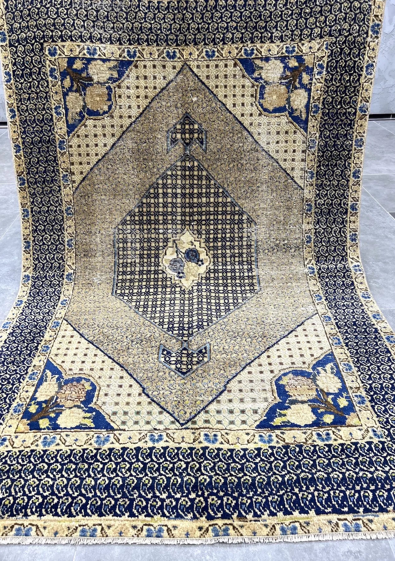 Camilla - Vintage Persian Rug - kudenrugs