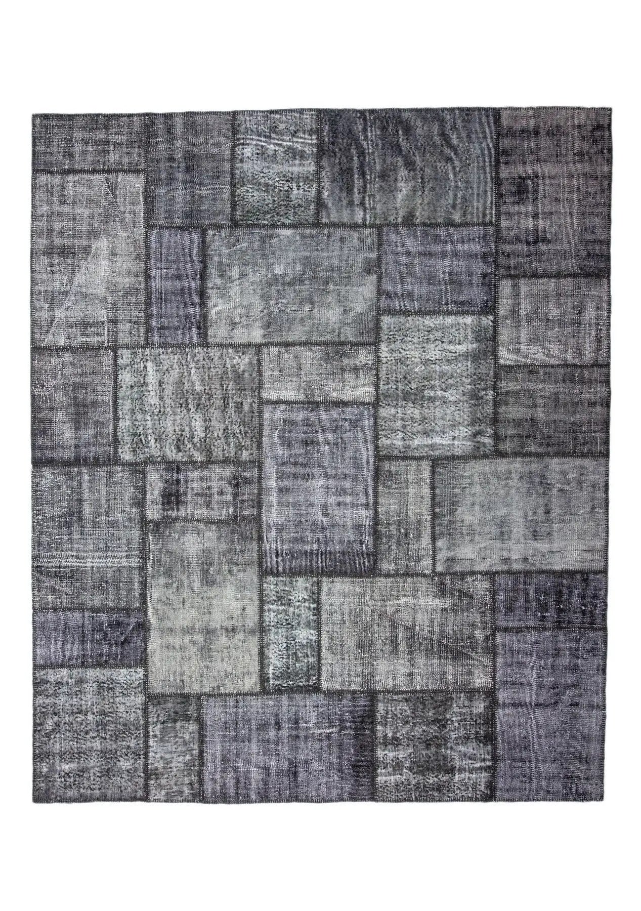 Cassiopeia - Vintage Black Patchwork Rug - kudenrugs