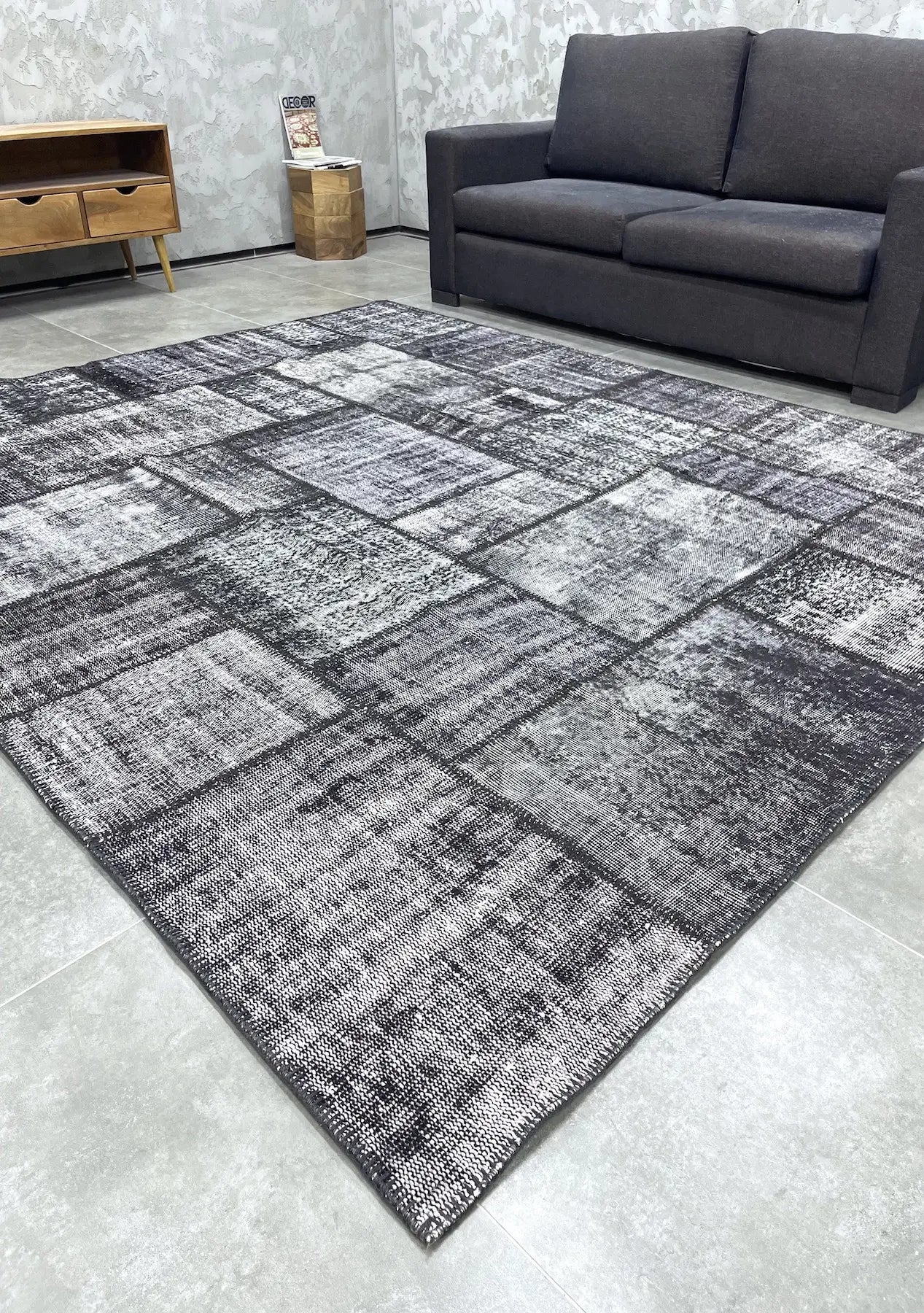 Cassiopeia - Vintage Black Patchwork Rug - kudenrugs