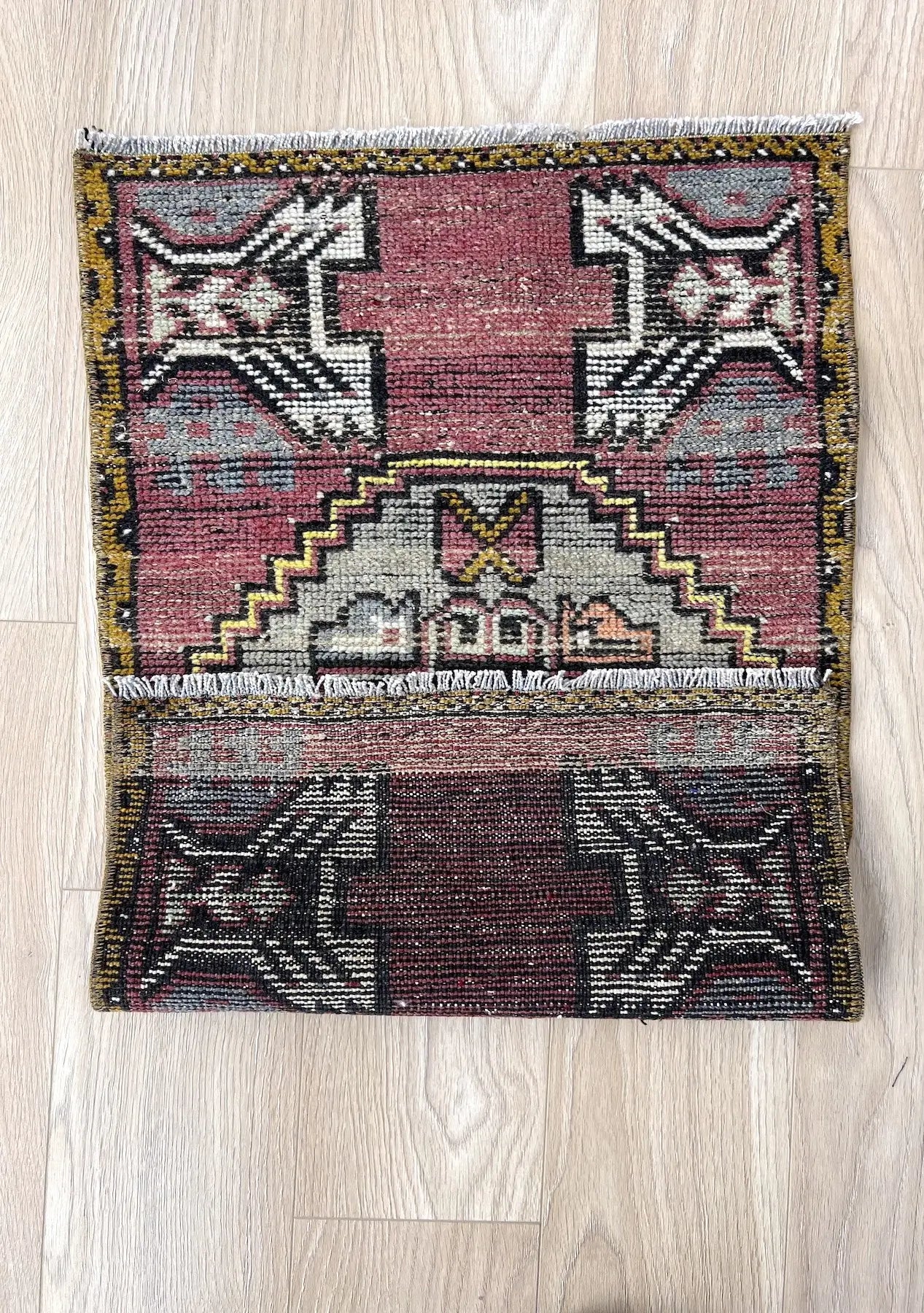 Charlottie - Vintage Mini Pink Area Rug - kudenrugs