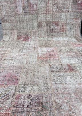 Dadra - Vintage Turkish Patchwork Rug - kudenrugs