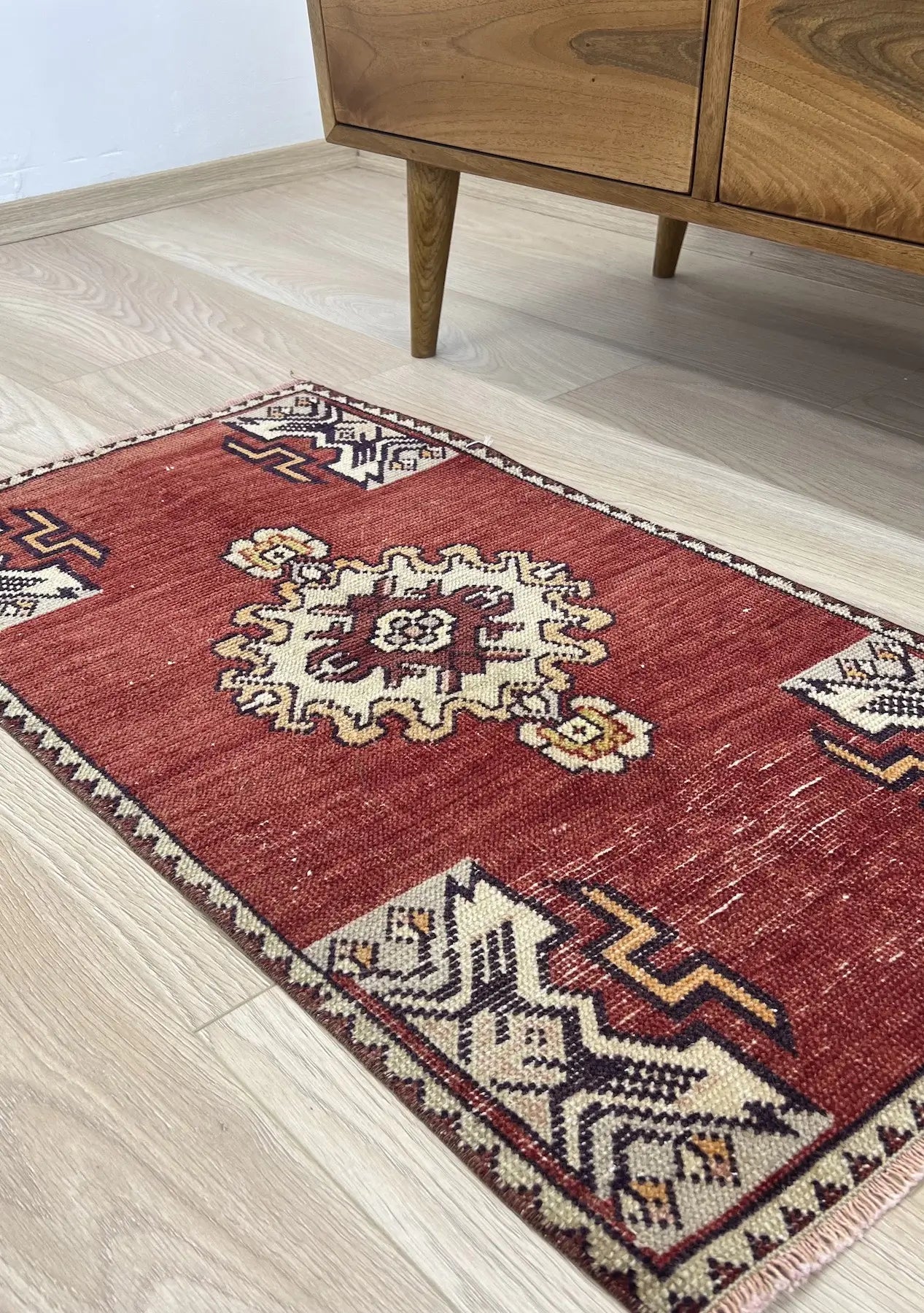 Dae - Vintage Mini Red Area Rug - kudenrugs