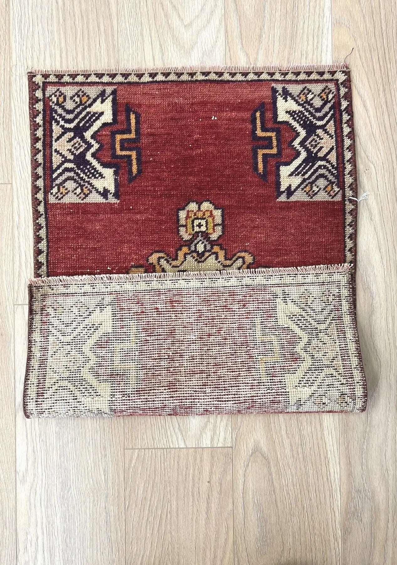 Dae - Vintage Mini Red Area Rug - kudenrugs