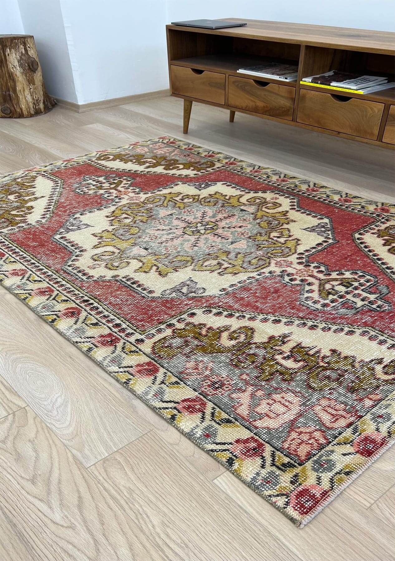Danna - Vintage Anatolian Rug - kudenrugs