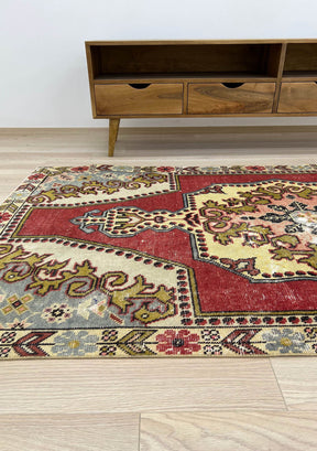 Dee - Vintage Anatolian Rug - kudenrugs