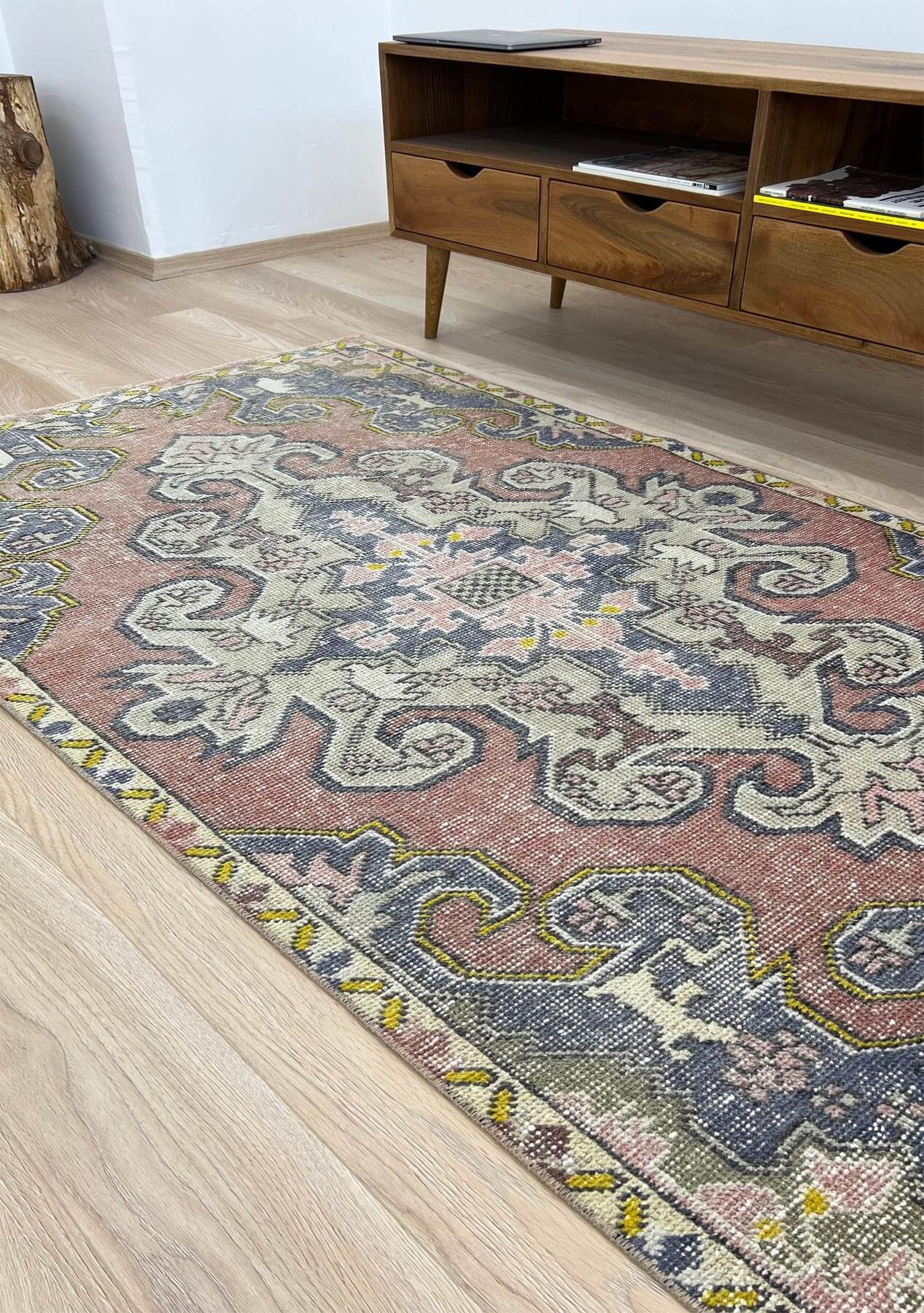 Delilah - Vintage Anatolian Rug - kudenrugs