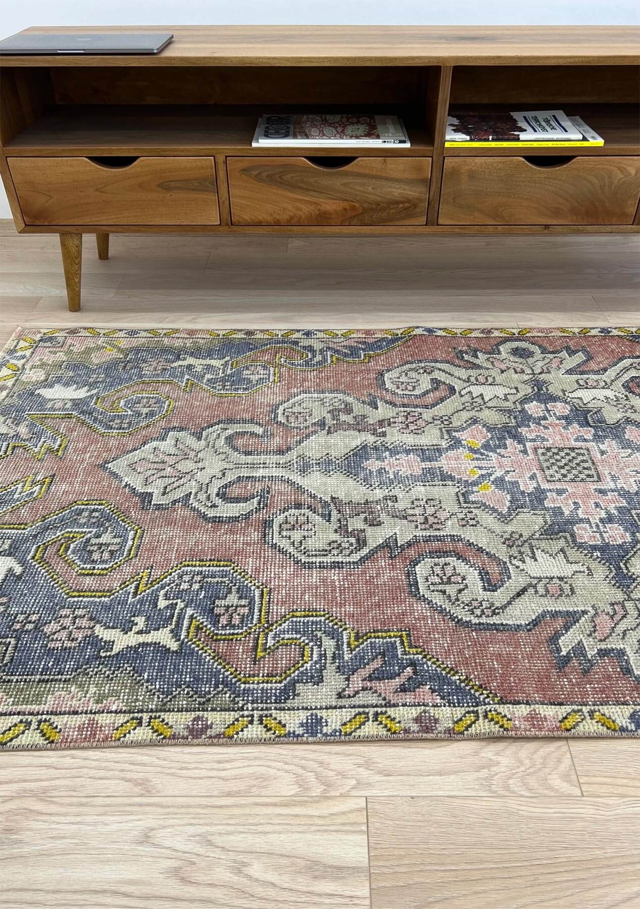 Delilah - Vintage Anatolian Rug - kudenrugs