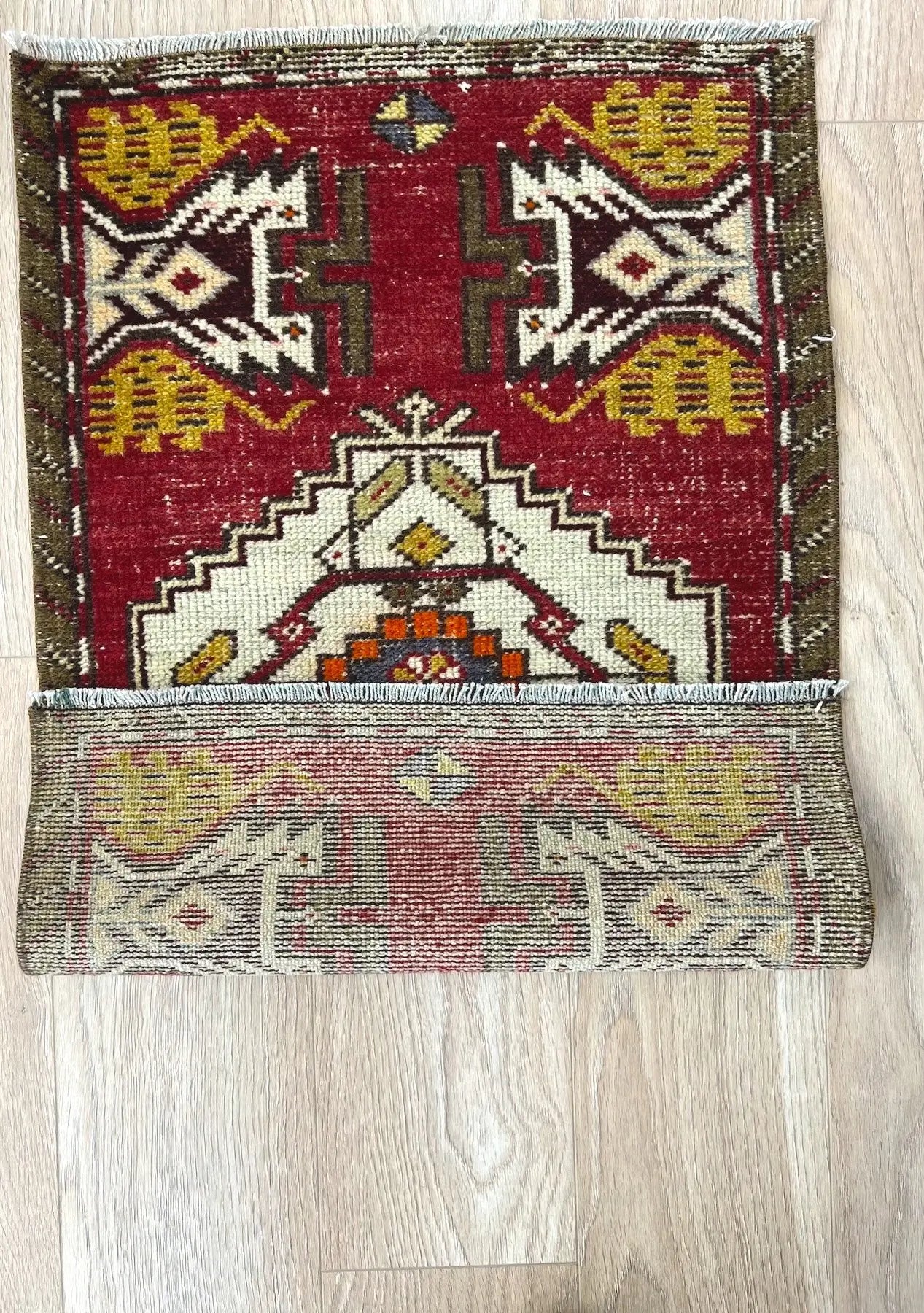 Demetria - Vintage Mini Red Area Rug - kudenrugs