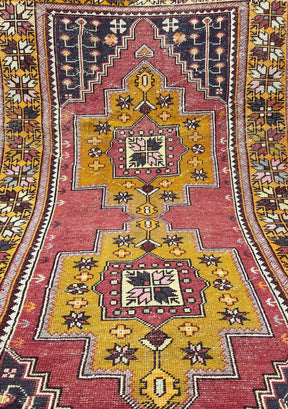 Diya - Vintage Anatolian Rug - kudenrugs