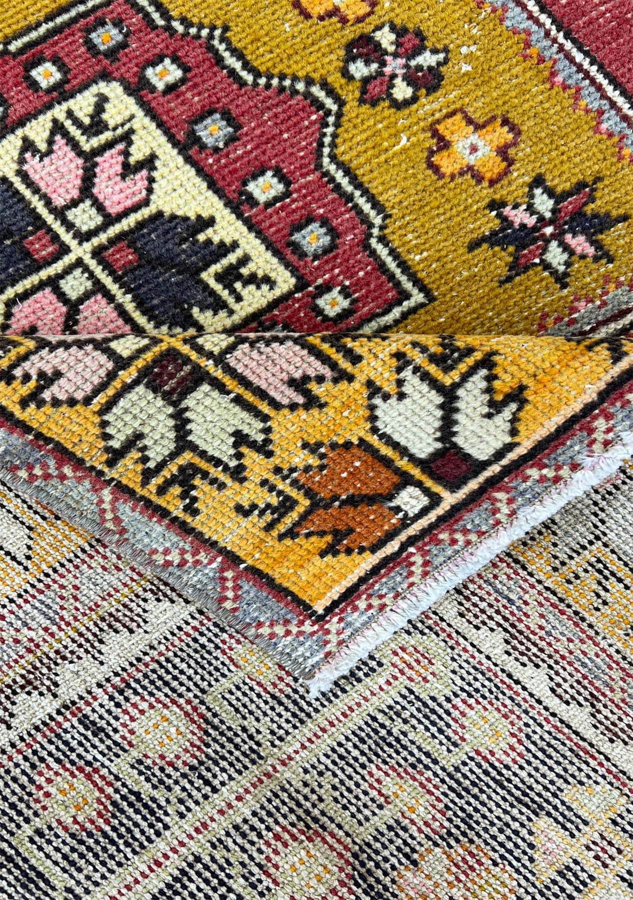 Diya - Vintage Anatolian Rug - kudenrugs