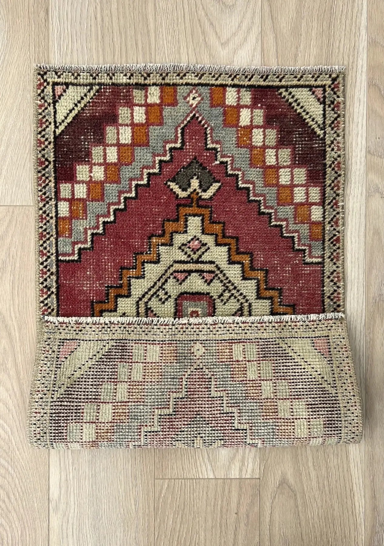 Edyn - Vintage Mini Pink Area Rug - kudenrugs