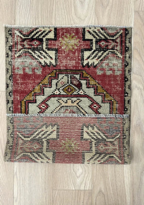 Eleanora - Vintage Mini Red Area Rug - kudenrugs